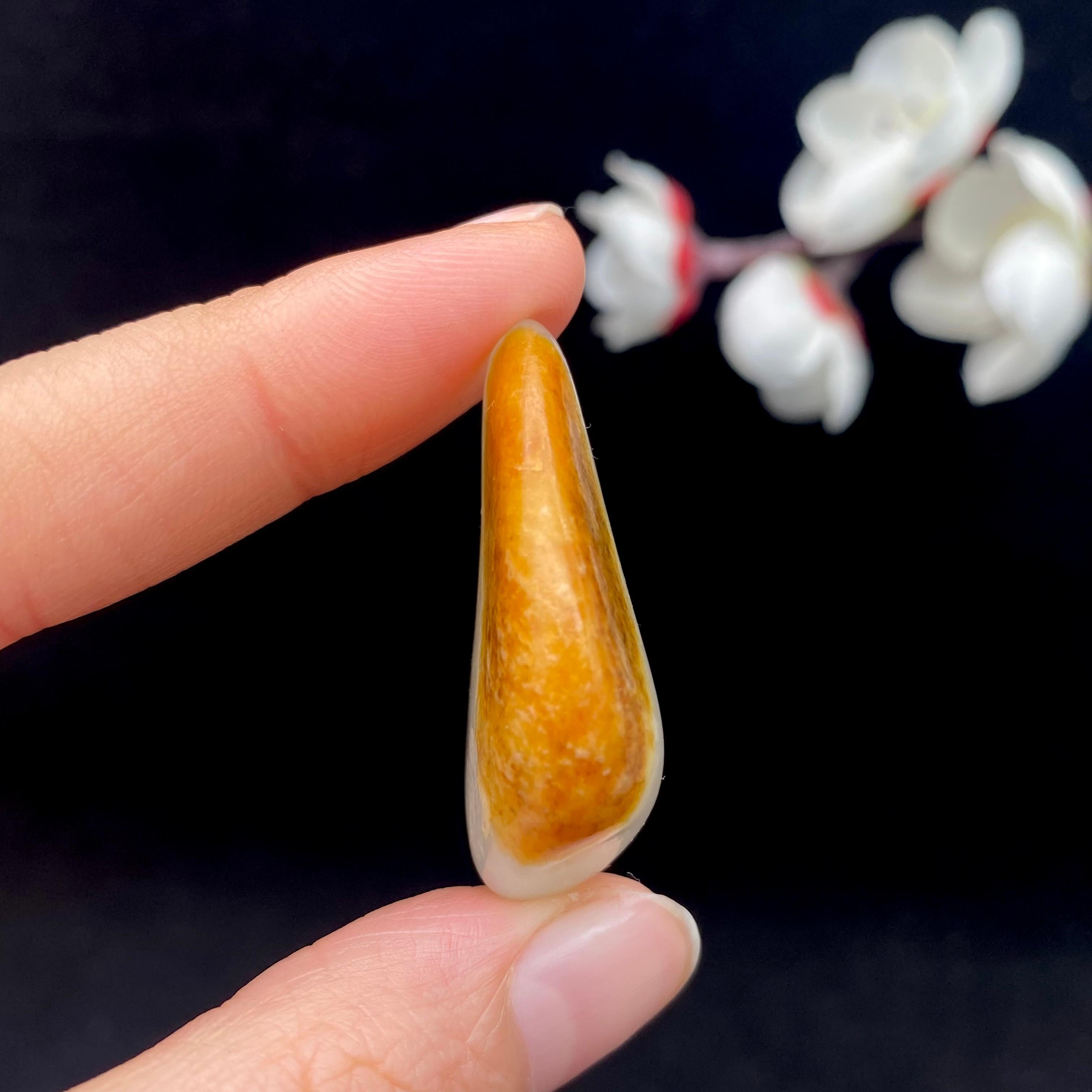 和田玉聚黄皮籽料吊坠籽（14.6g）