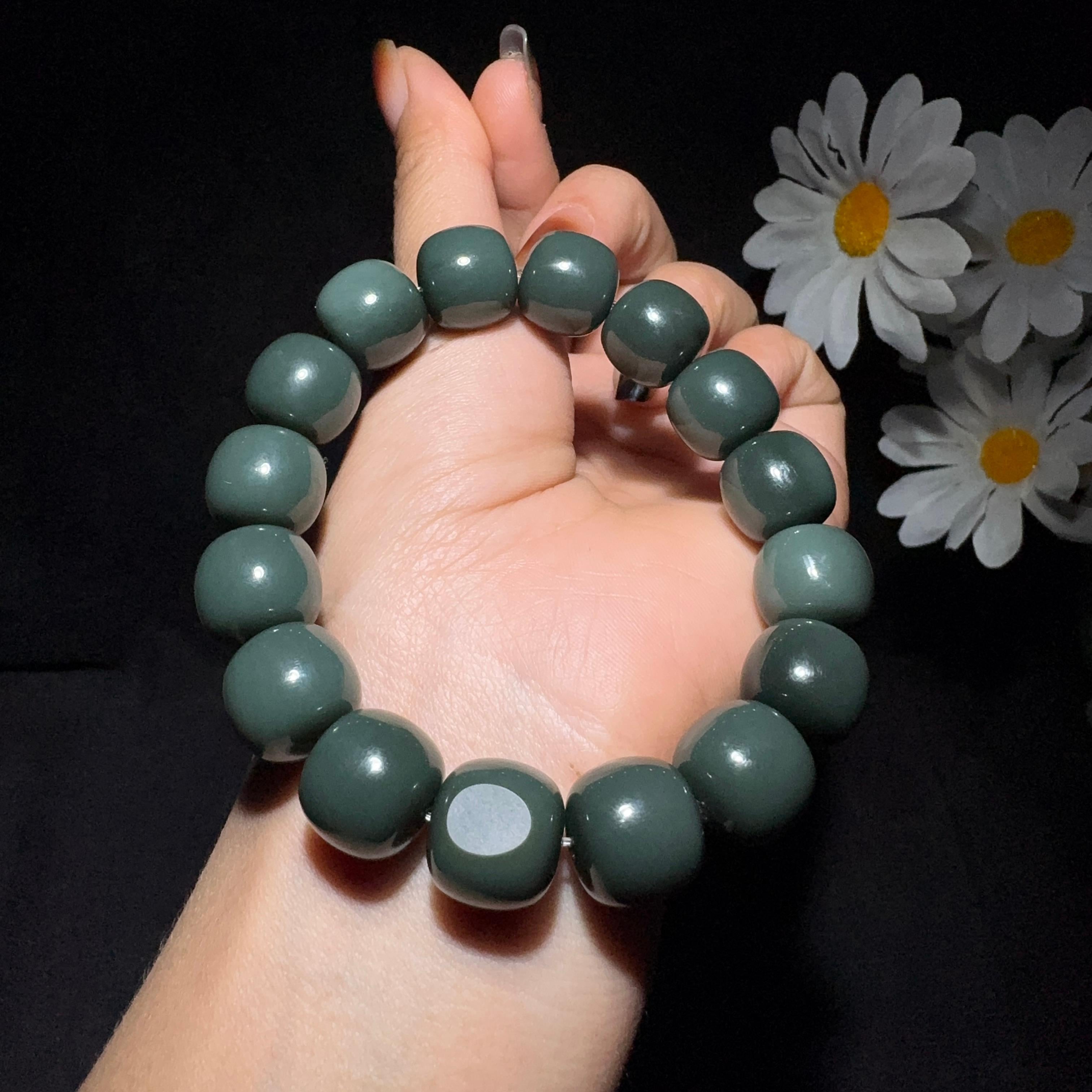 和田玉籽料沙枣青老型珠手串（75.3g）