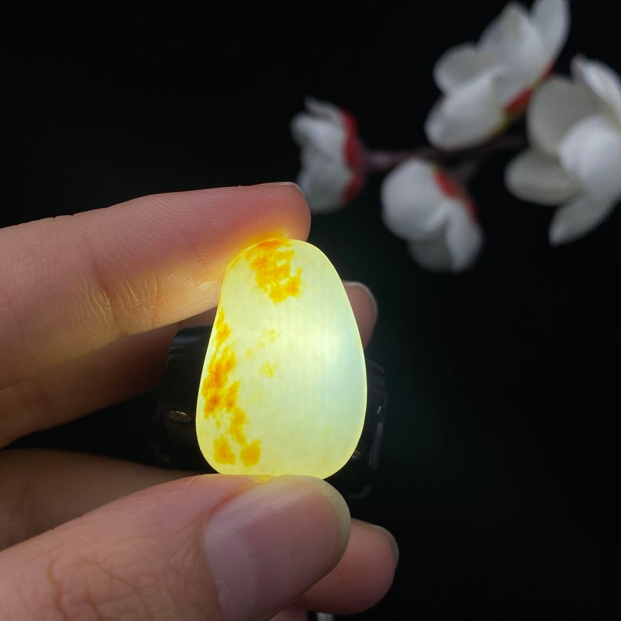 和田玉洒金皮籽料原石（6.1g）