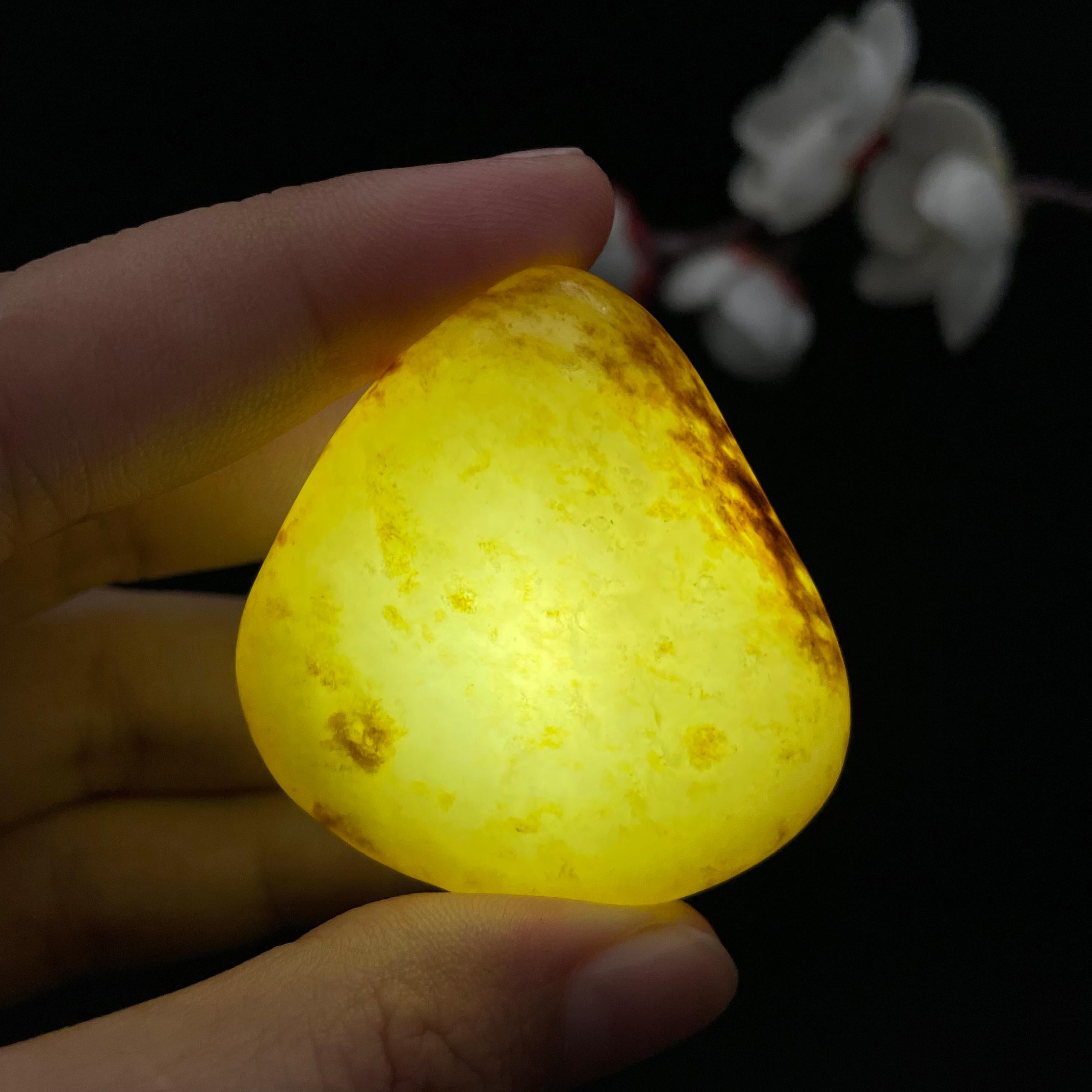 和田玉黄皮籽料（32.7g）