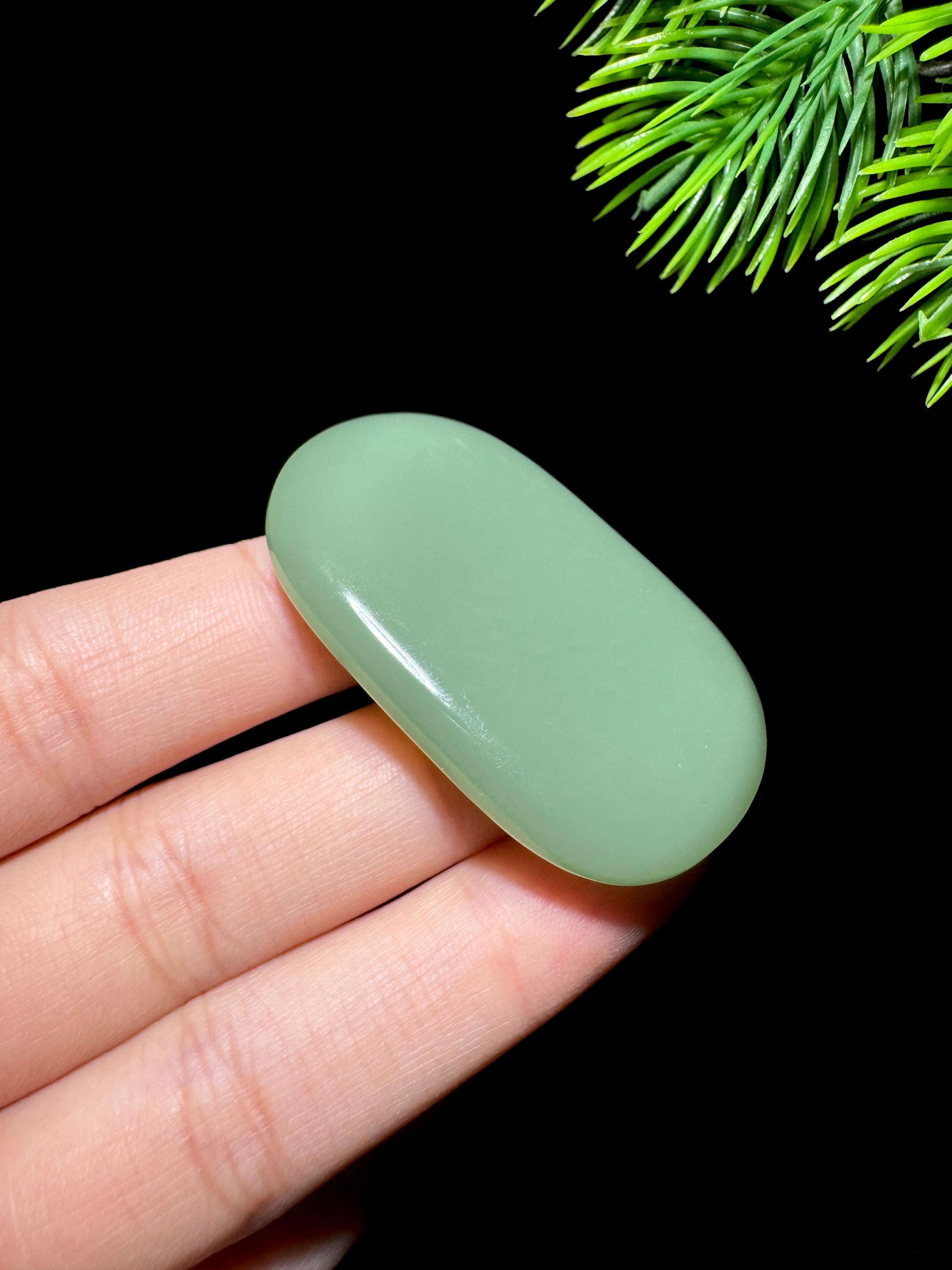 和田玉沙枣青无事牌（26.5g）