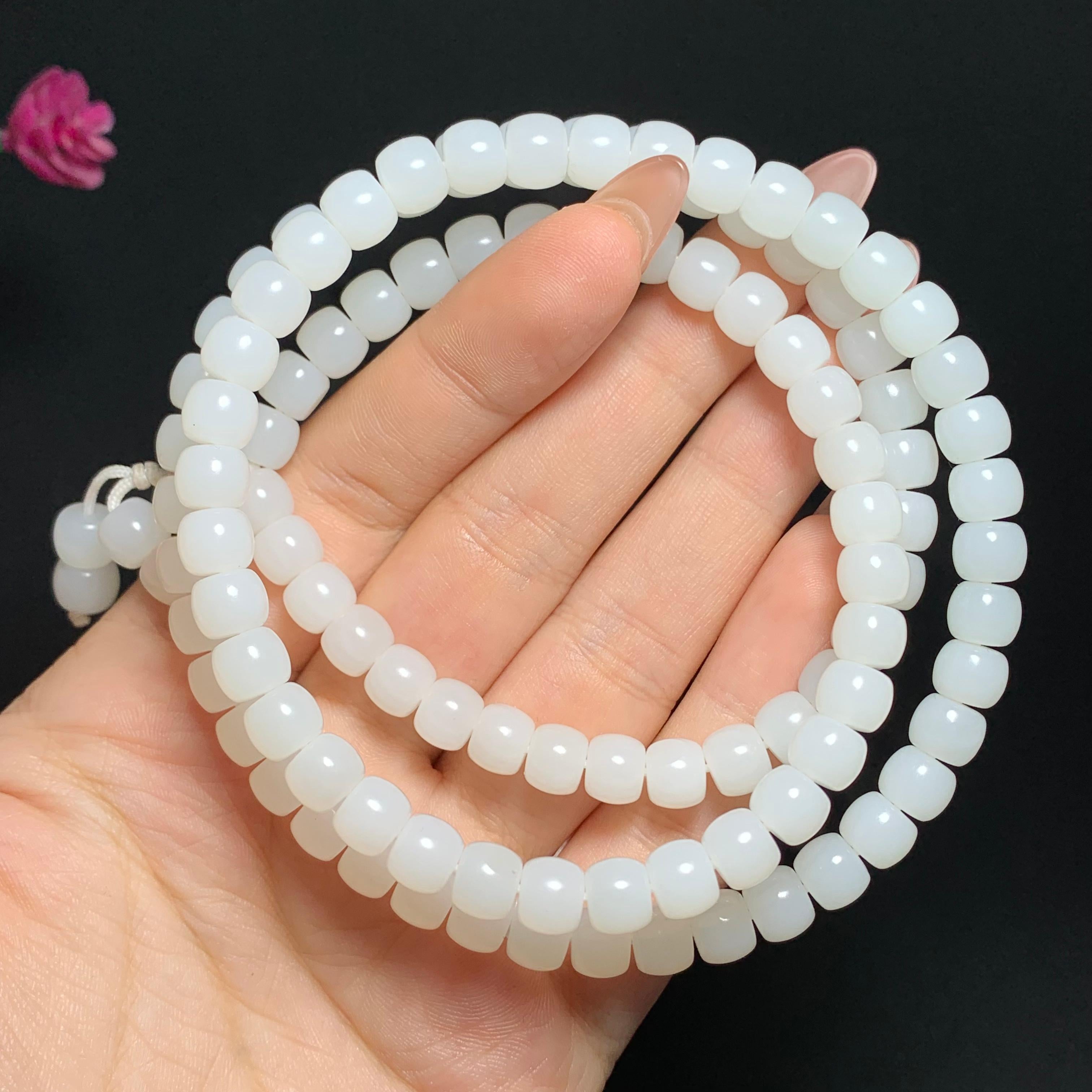 和田山流水羊脂白玉 108 颗项链（62.4g）
