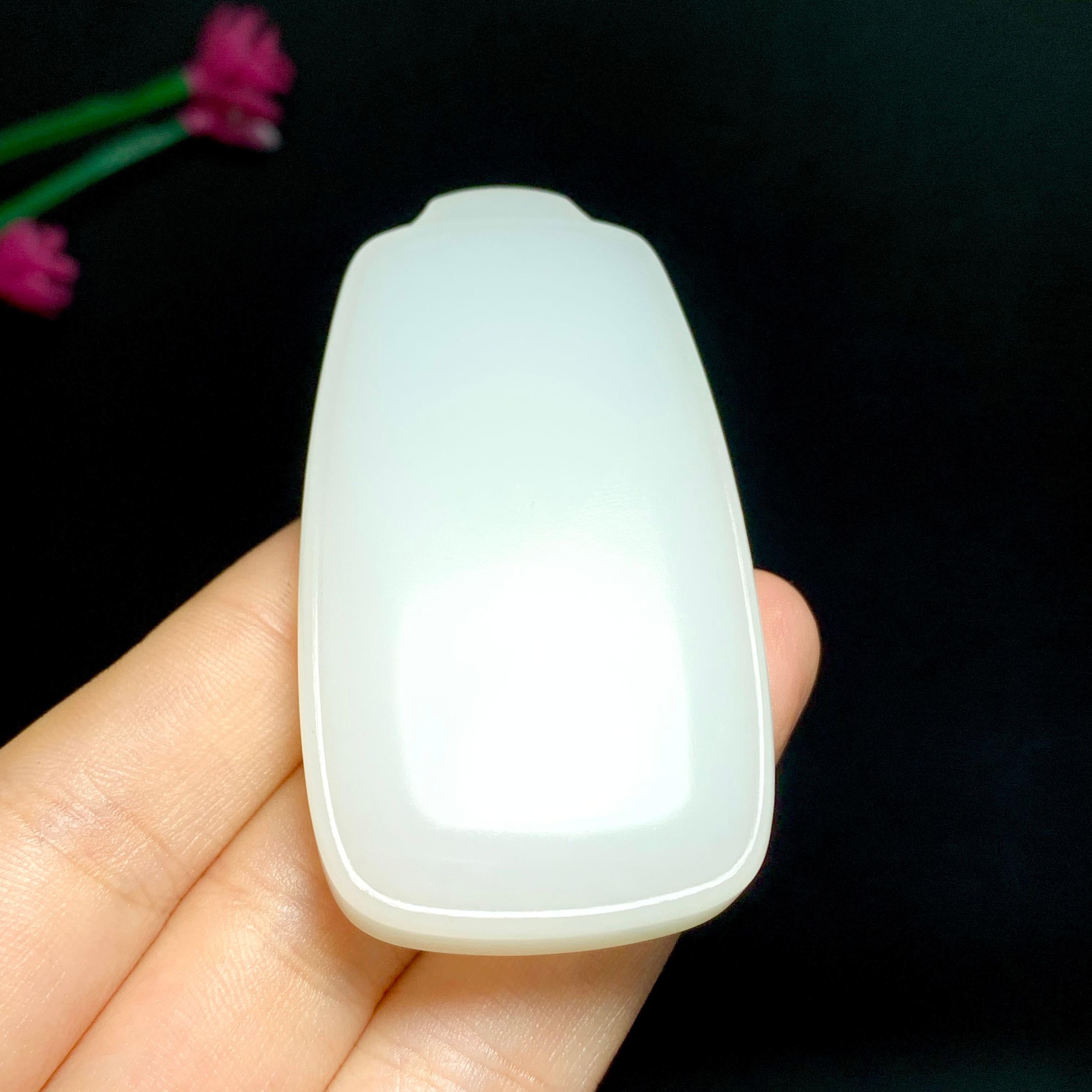 和田玉羊脂白玉无事牌（61.2g）