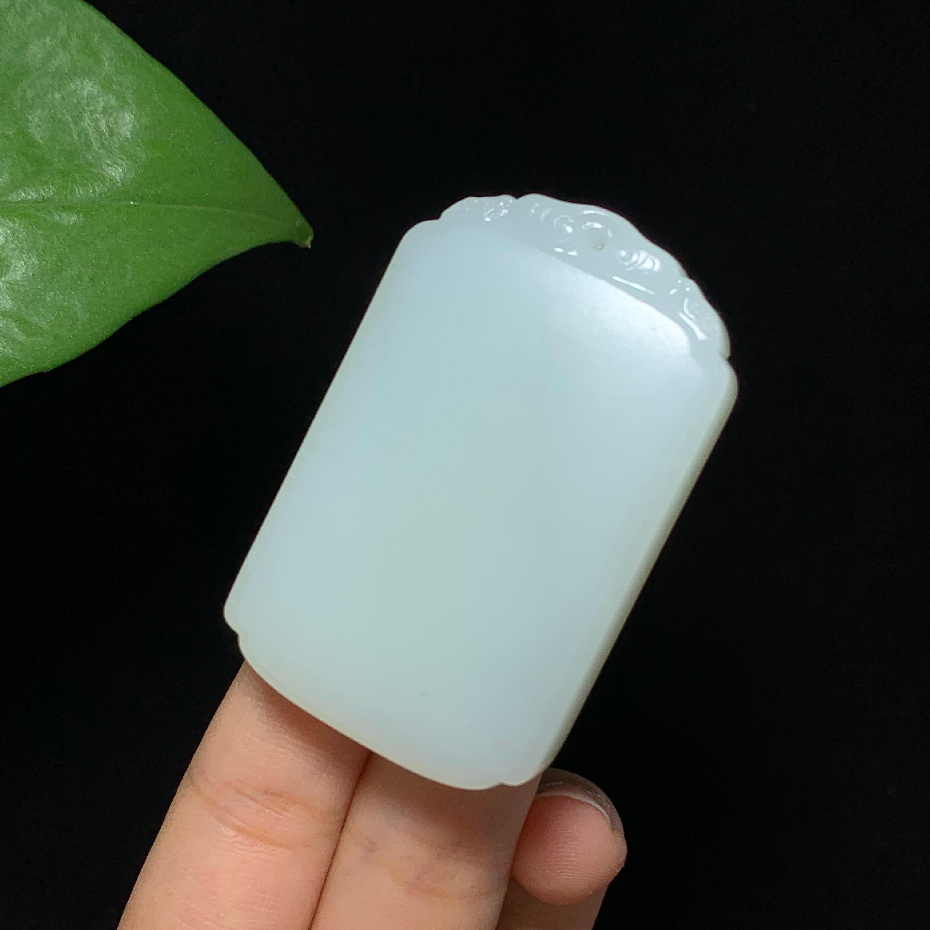 高品质和田山料白玉无事牌挂件（51.8g）