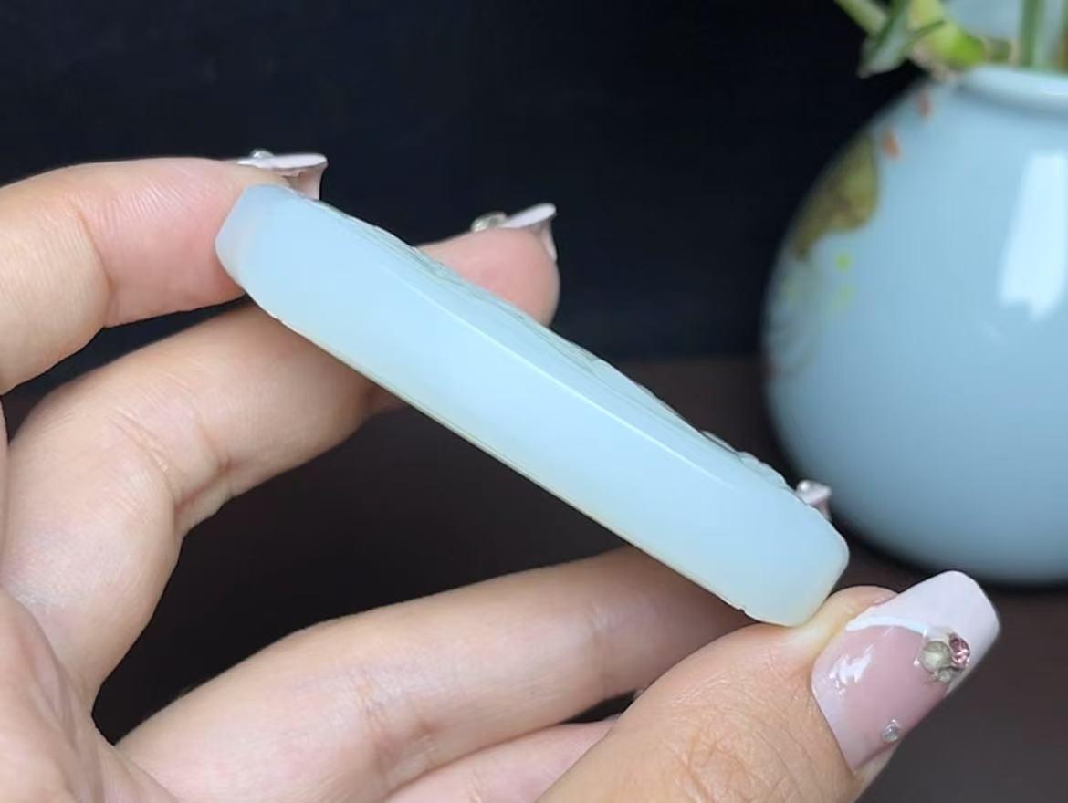 新疆和田玉且末料羊脂玉山水牌（57.1g）