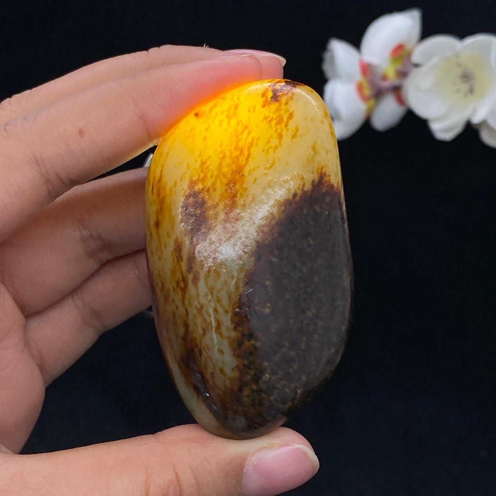 和田玉聚红皮籽料手把件（108.6g）