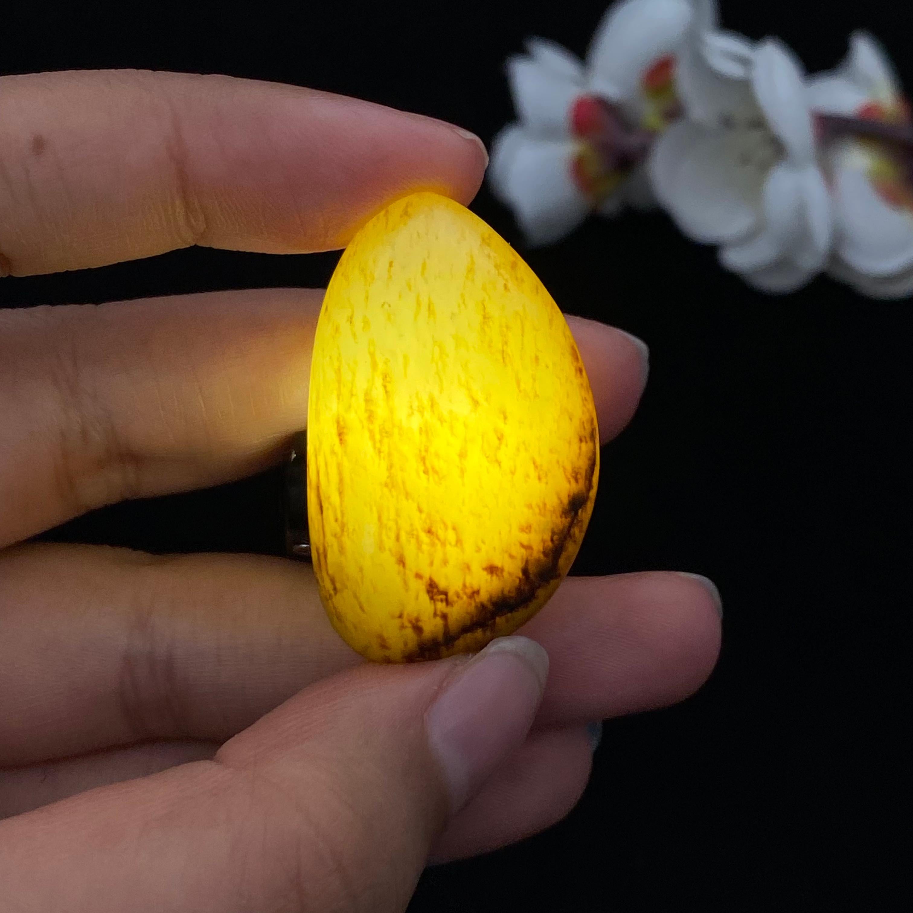 和田玉洒金皮籽料挂件（17.2g）