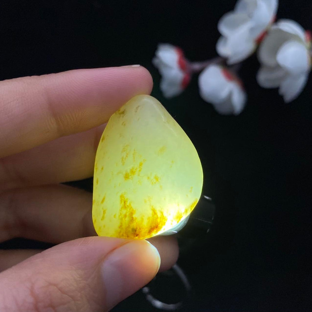 【超值推荐】和田玉秋梨皮籽料（11.4g）