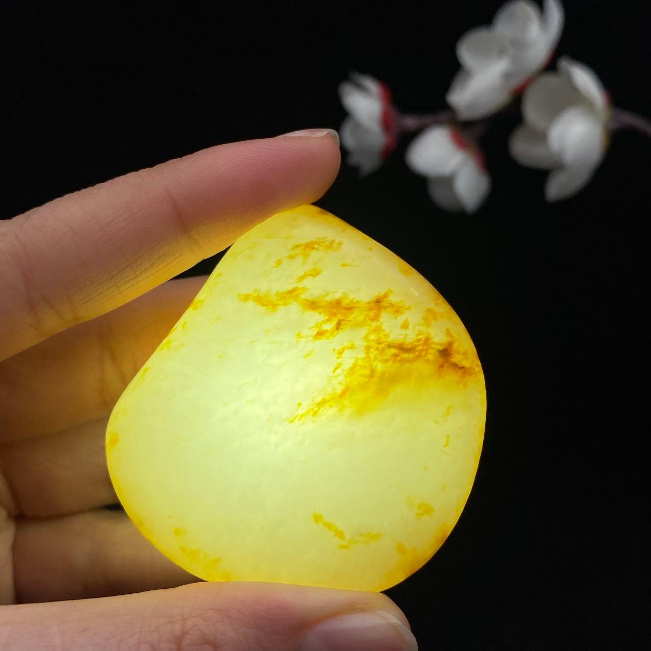 和田玉洒金皮籽料挂件（109.8g）