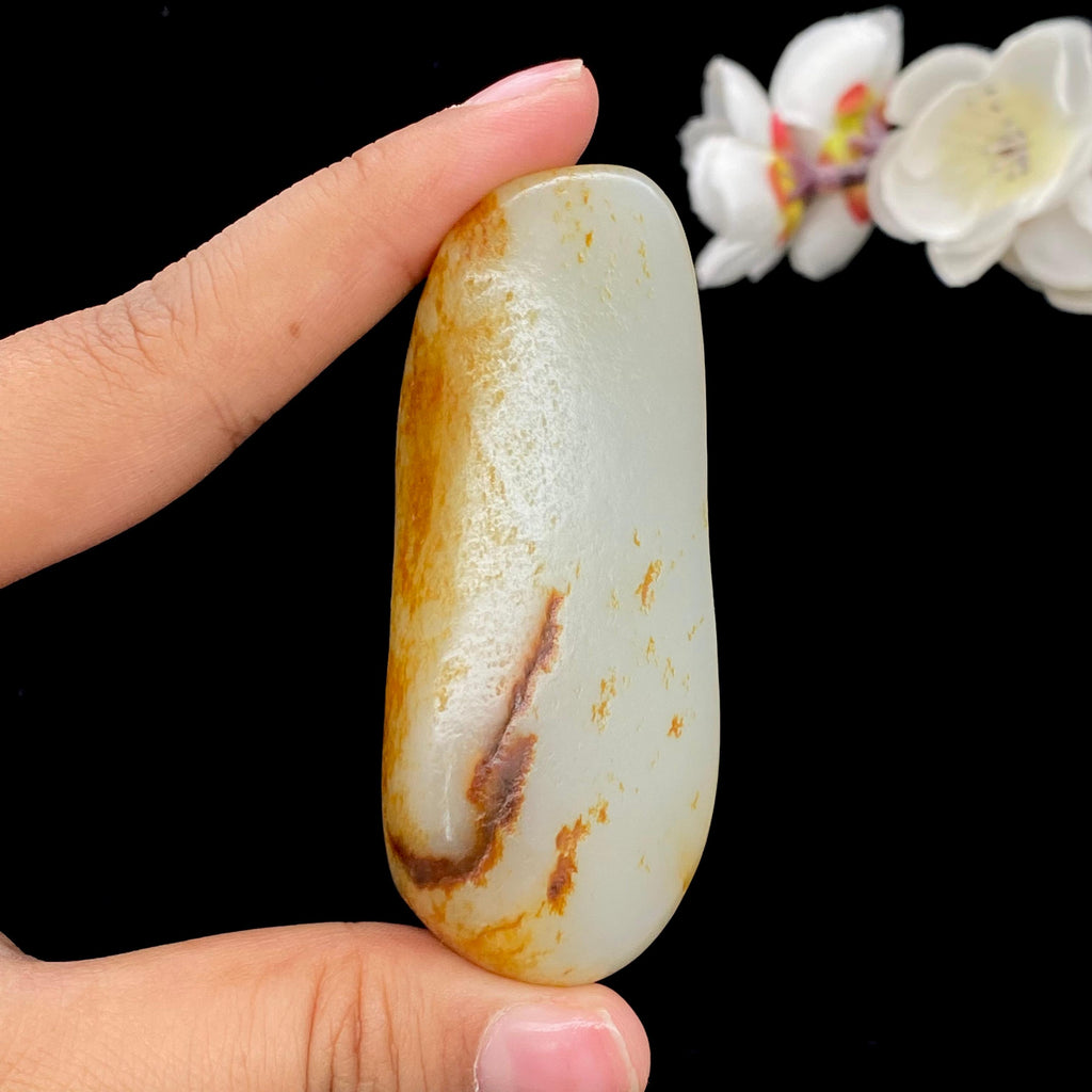 和田玉洒红皮籽料手把件（66.4g）