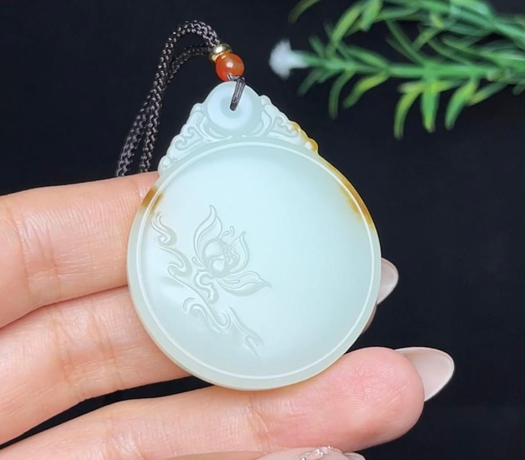 和田玉糖白莲花平安无事牌（29.0g）