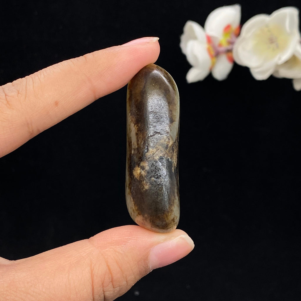 和田玉秋梨黑皮籽料挂件（43.8g）