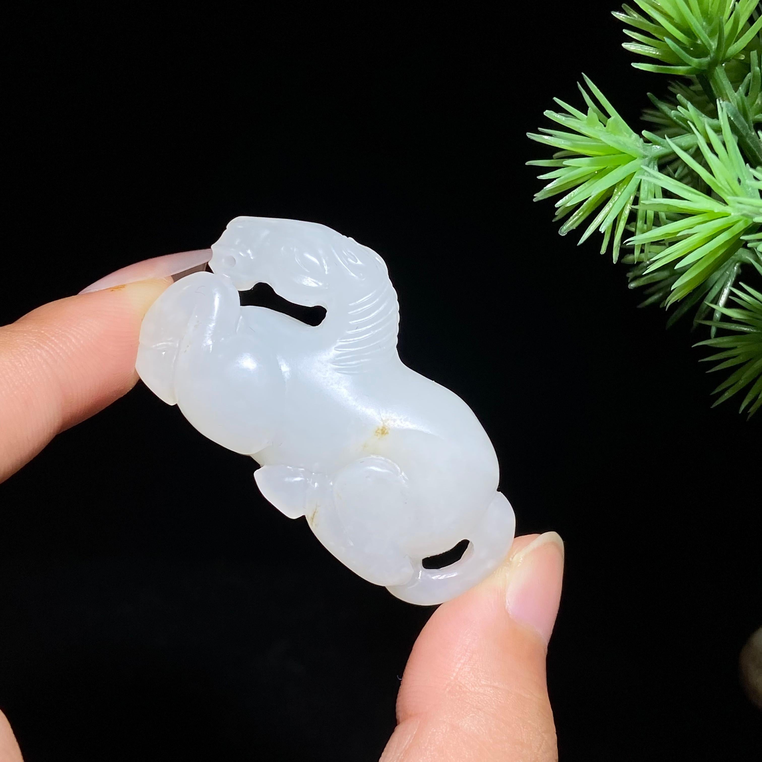 和田玉籽料马到成功（26.8g）