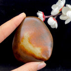 和田玉红沁皮籽料原石（127.1g）