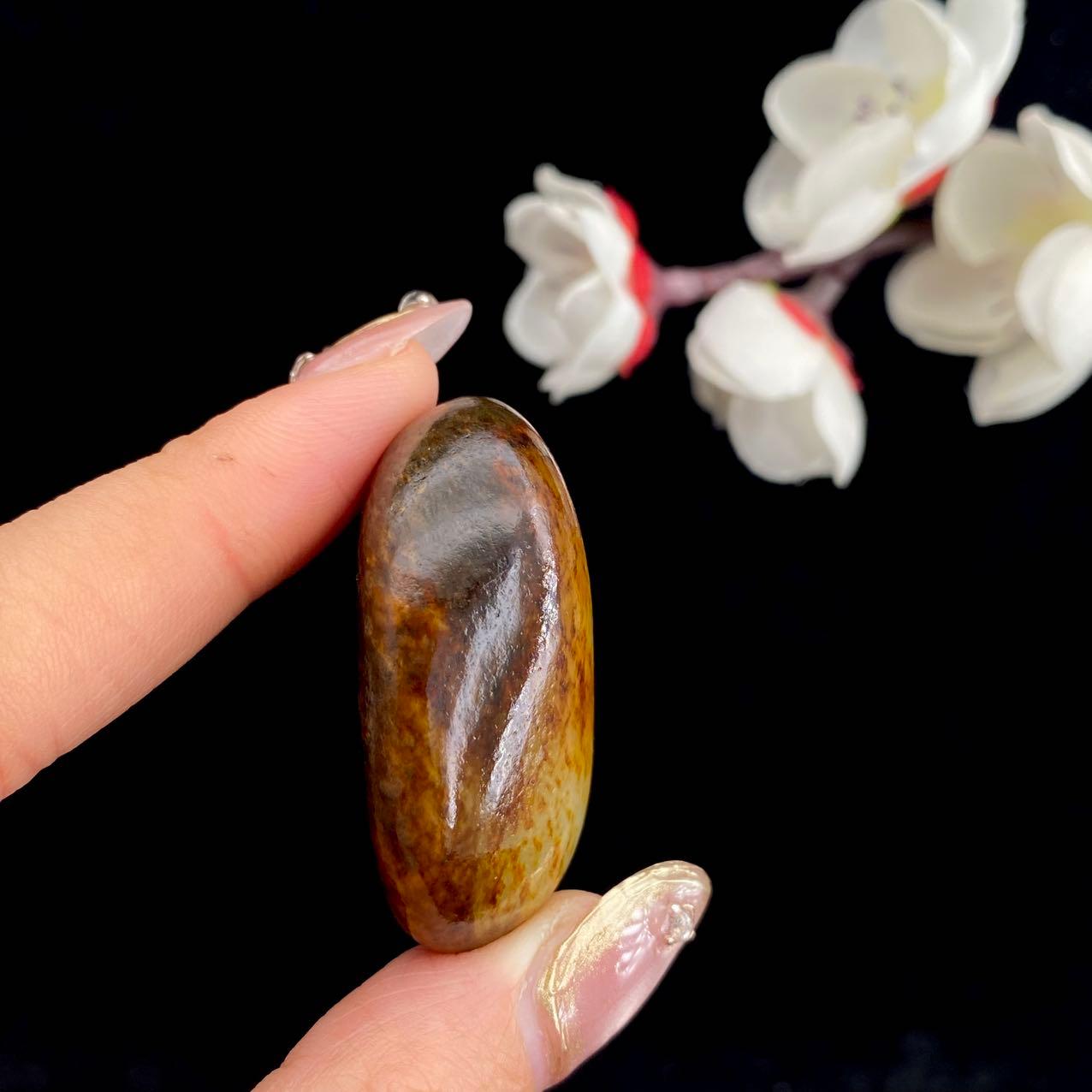 和田玉聚黑皮籽料原石（33.5g）