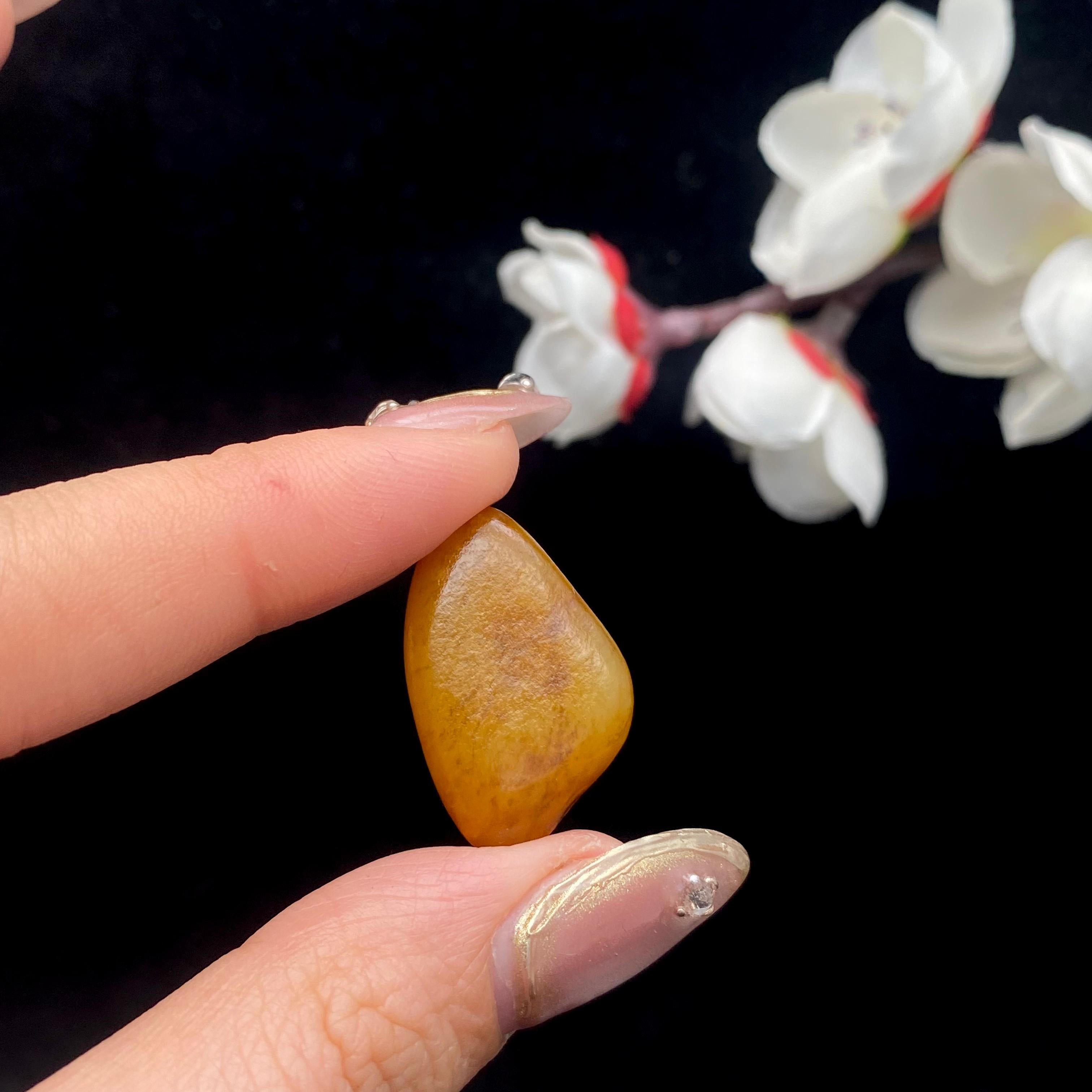 和田玉黄沁皮籽料原石（4.8g）