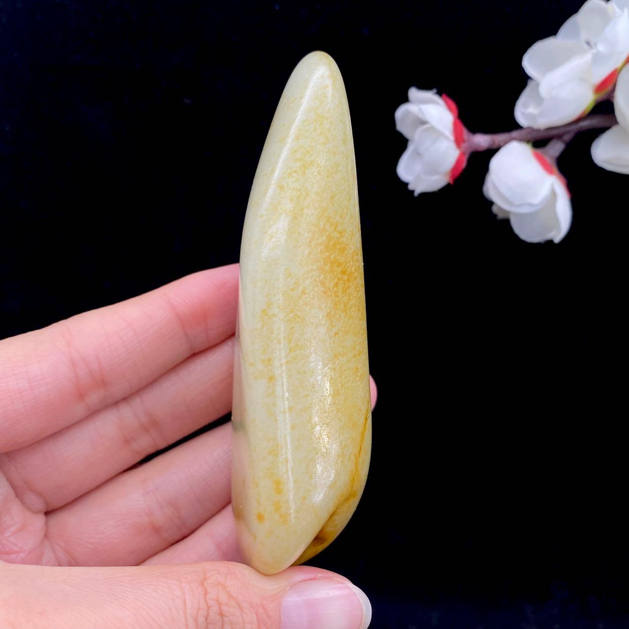 和田玉聚红皮籽料手把件（123.3g）