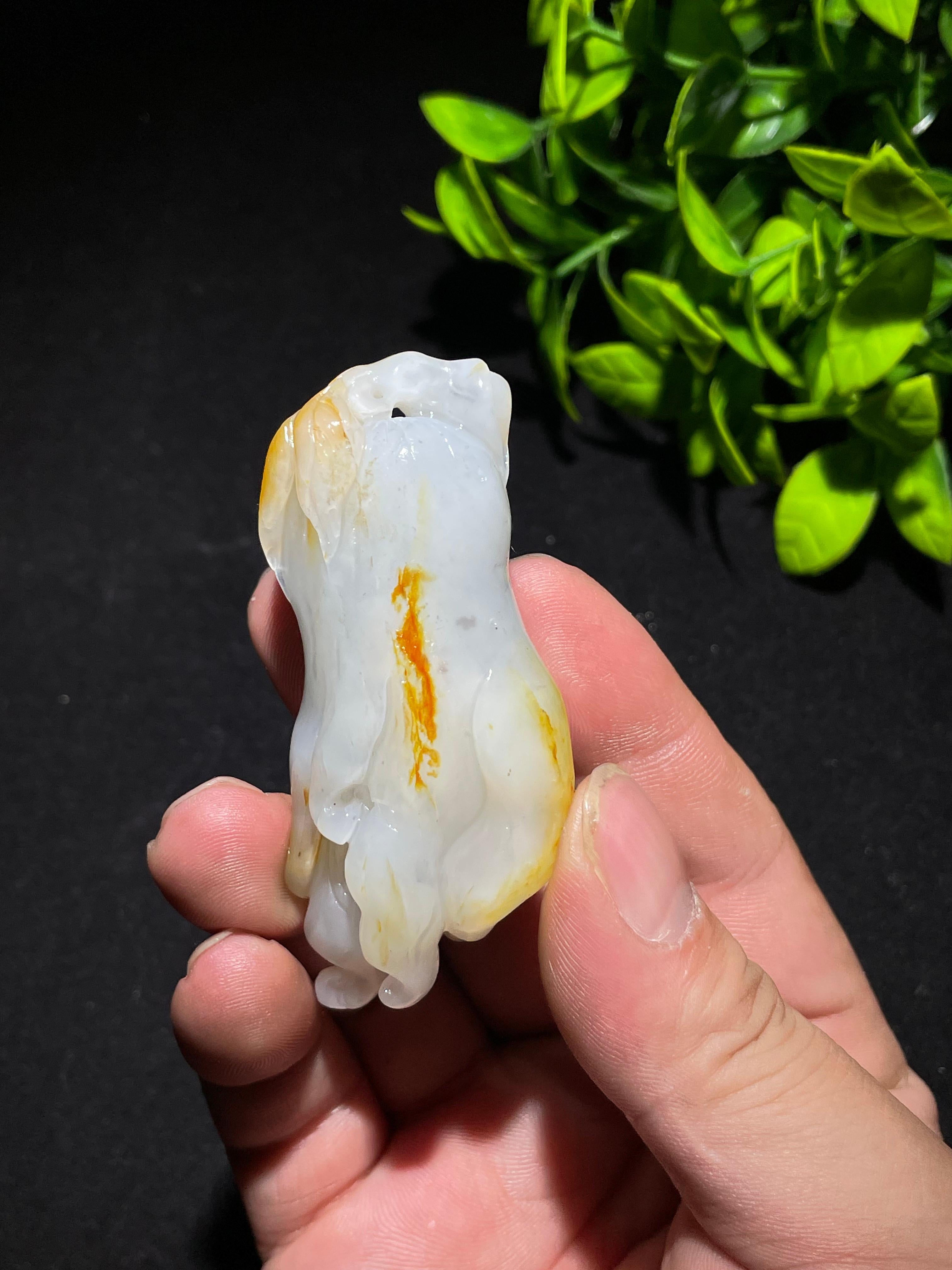 和田玉籽料佛手（84.1g）