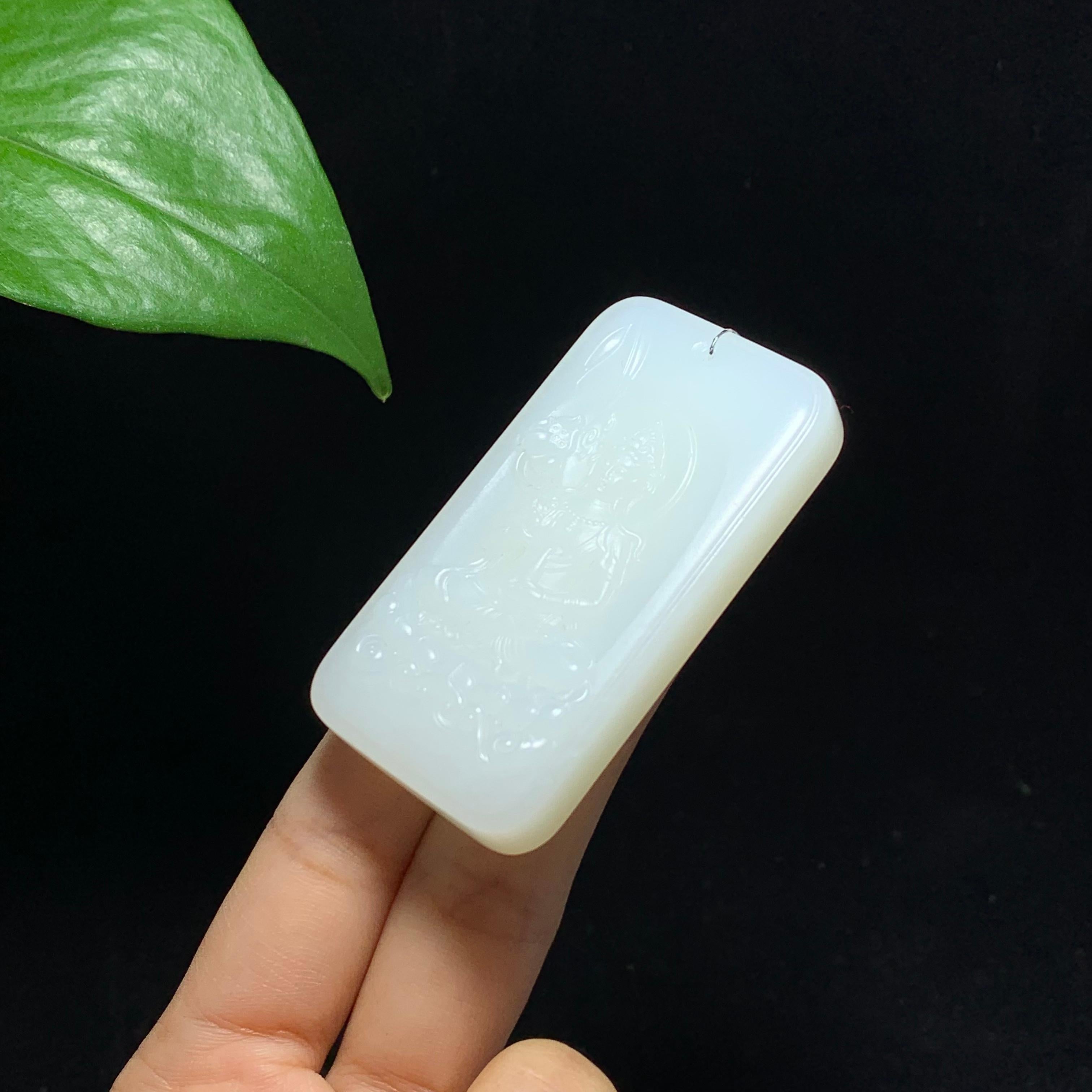 收藏级和田山料羊脂白玉莲花观音挂件（53.8g）