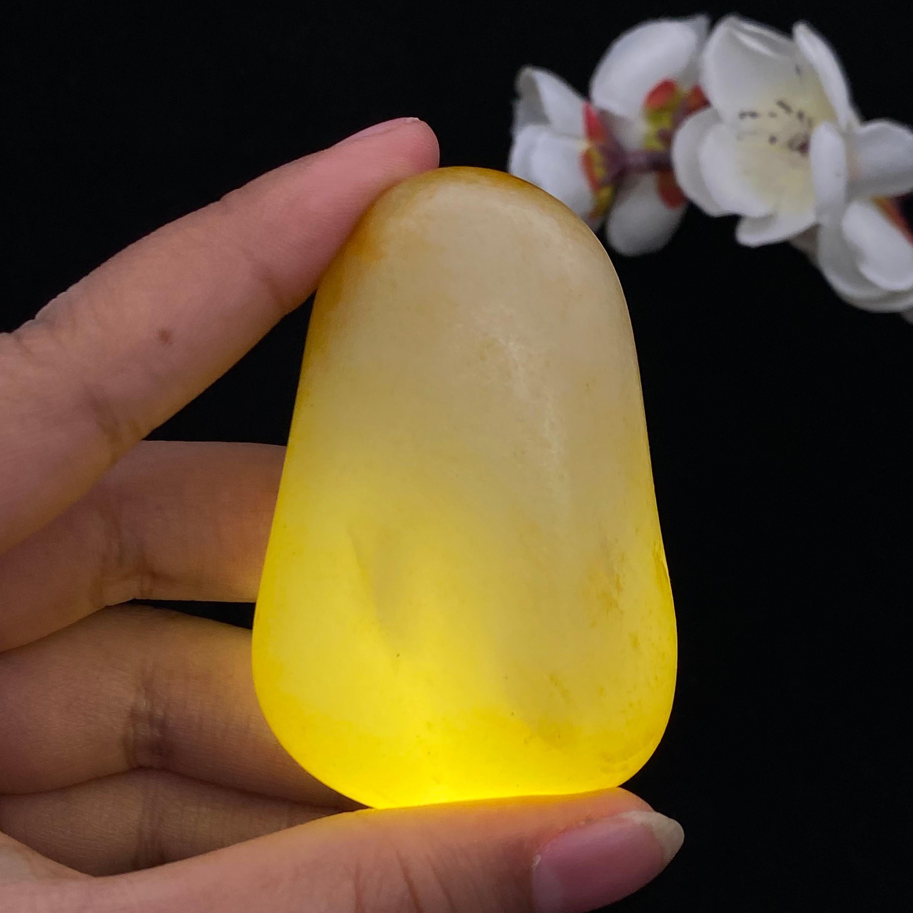 和田玉洒金皮籽料原石（106g）