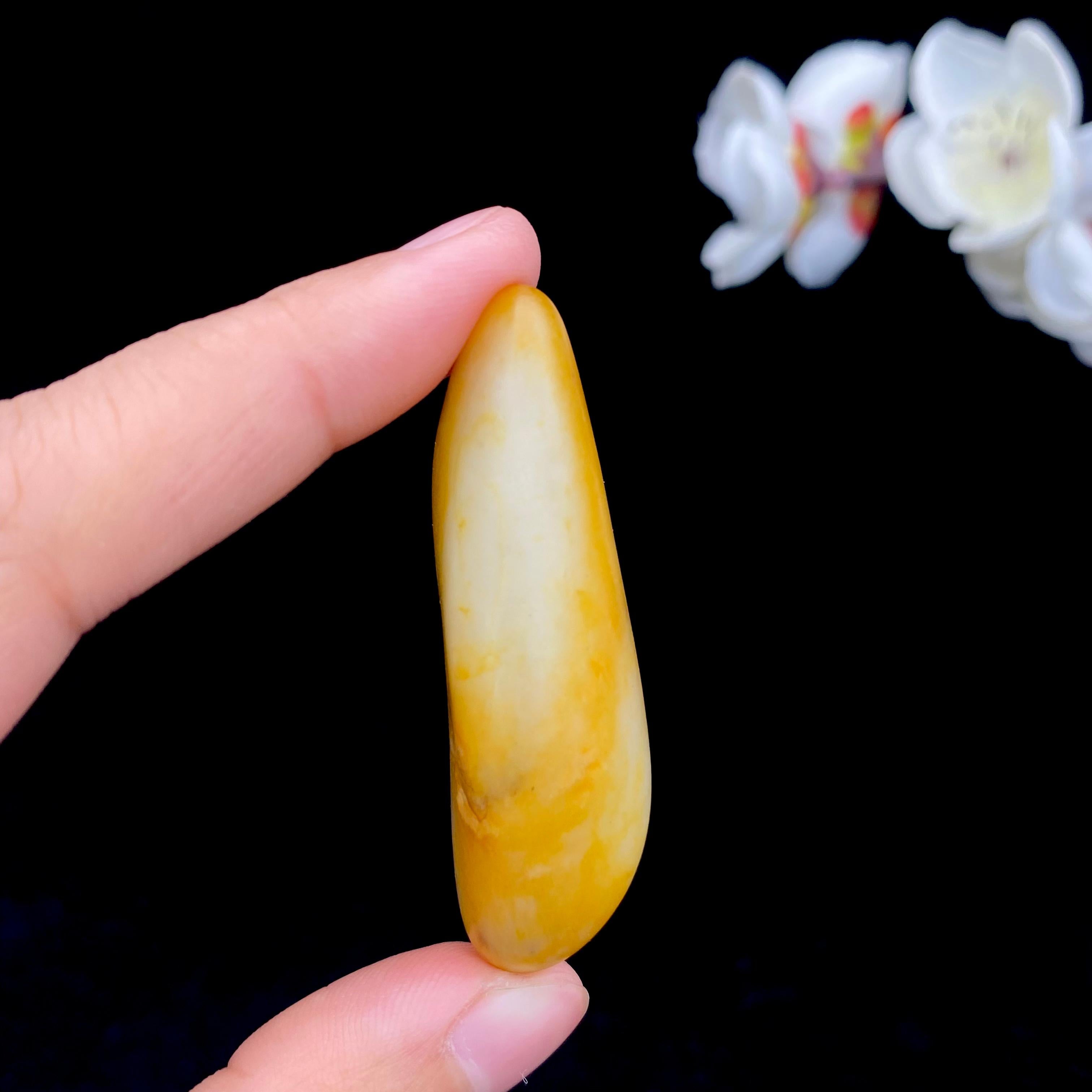 和田玉黄皮籽料原石（20.7g）
