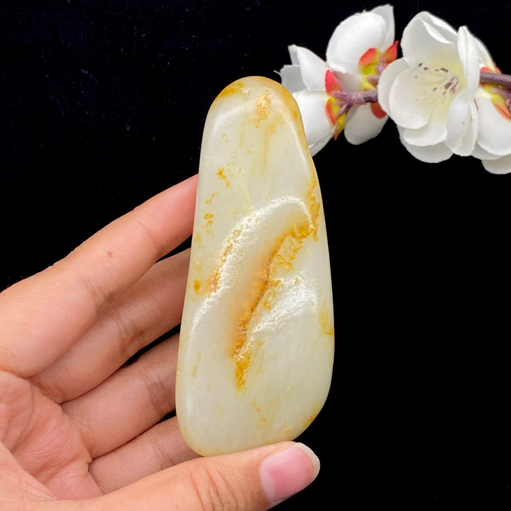 和田玉洒金皮籽料手把件（201.2g）