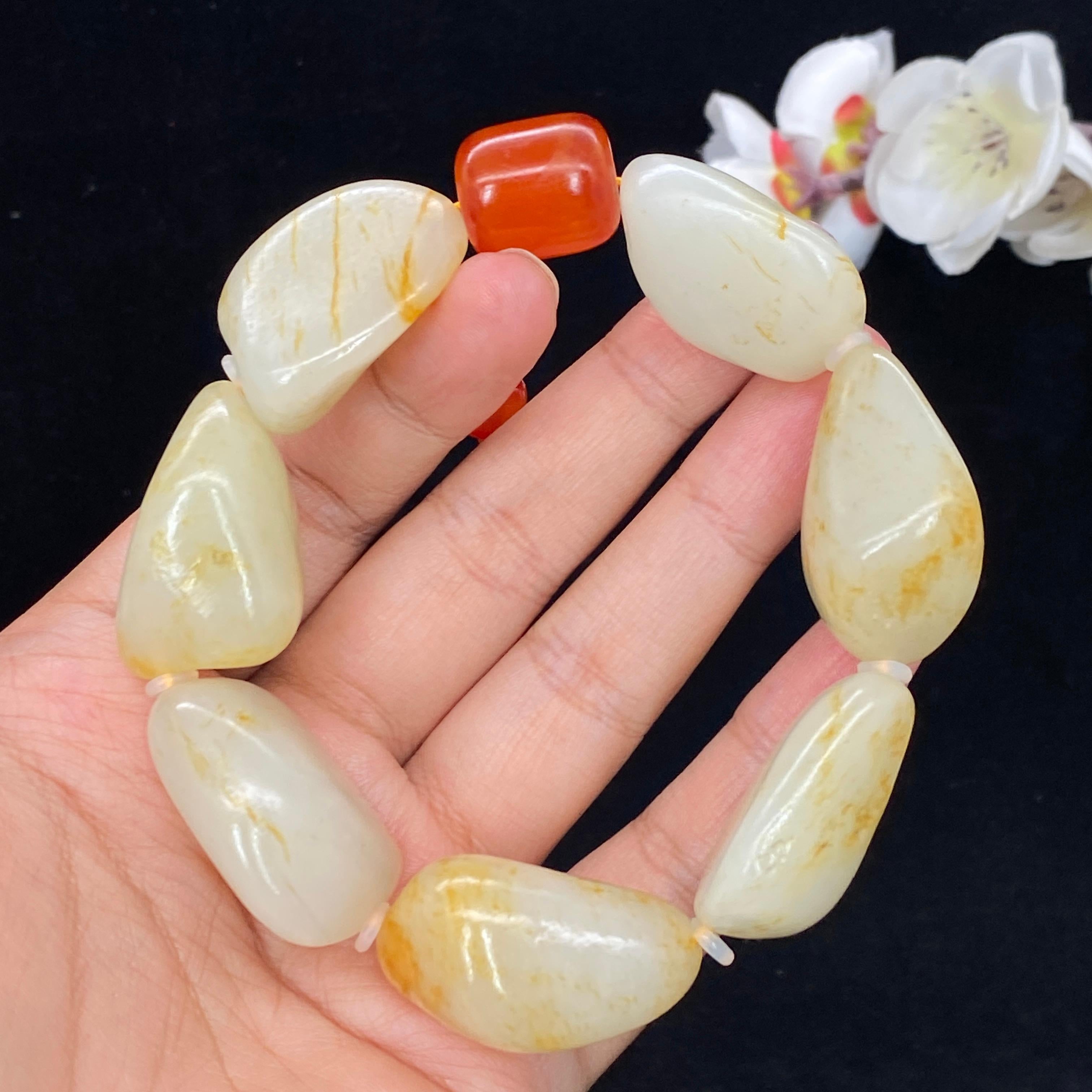 和田玉洒金皮籽料【精品手串】（118.4g）