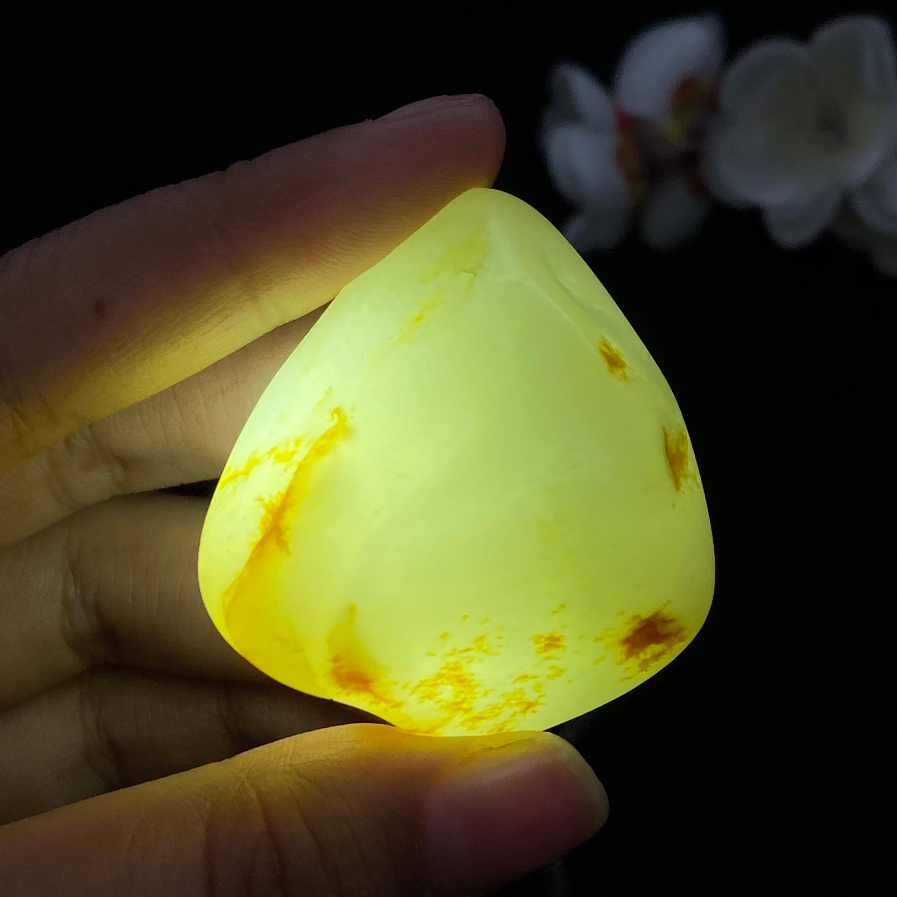 和田玉洒金皮籽料大挂件（54.2g）