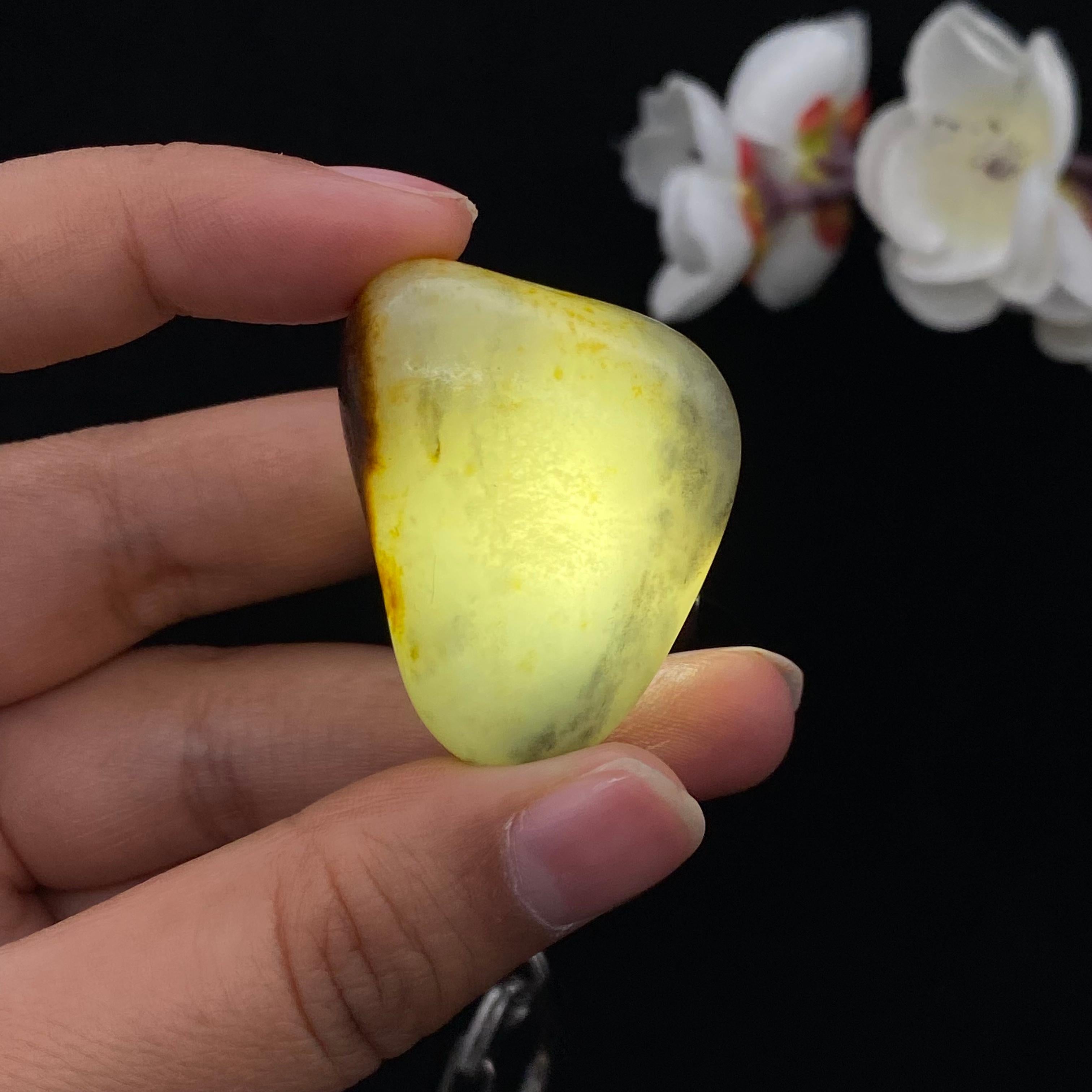 和田玉聚黄皮青花籽料挂件（27.5g）