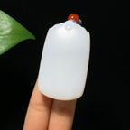 高品质和田山料羊脂白玉无事牌（53.2g）
