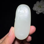 高品质和田玉籽料关公（52.4g）