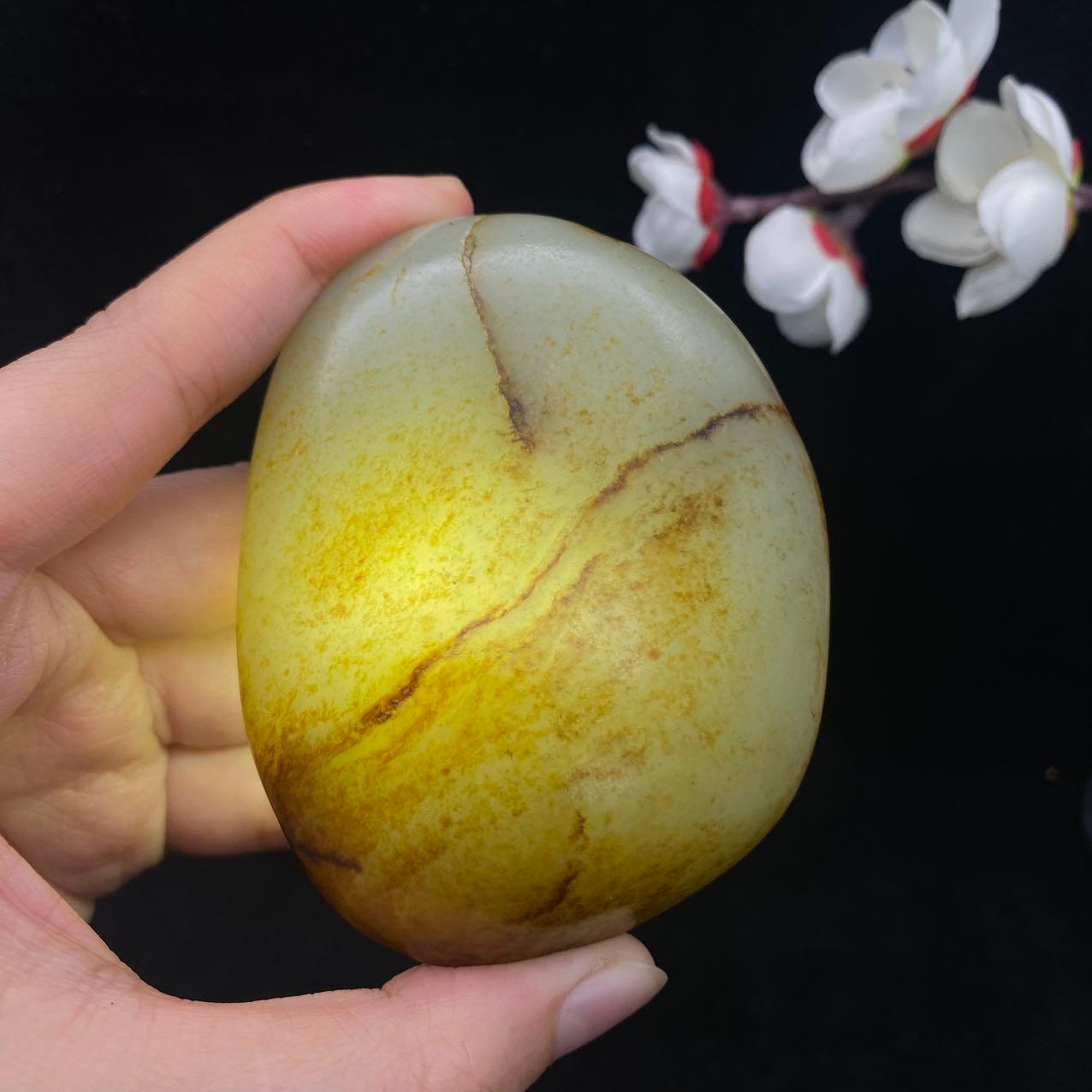 和田玉洒金皮籽料原石（194g）