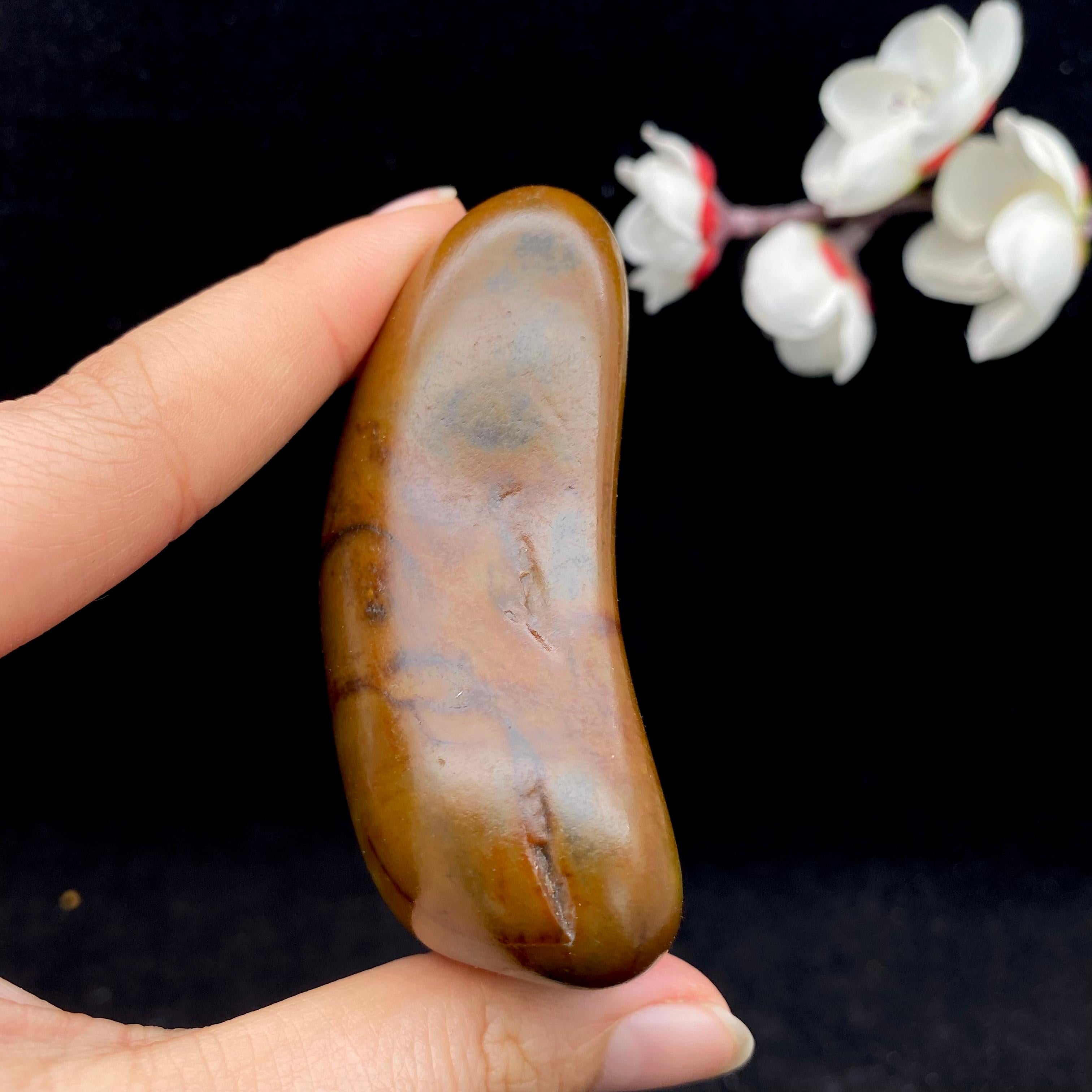 和田玉黄沁皮籽料（121.4g）