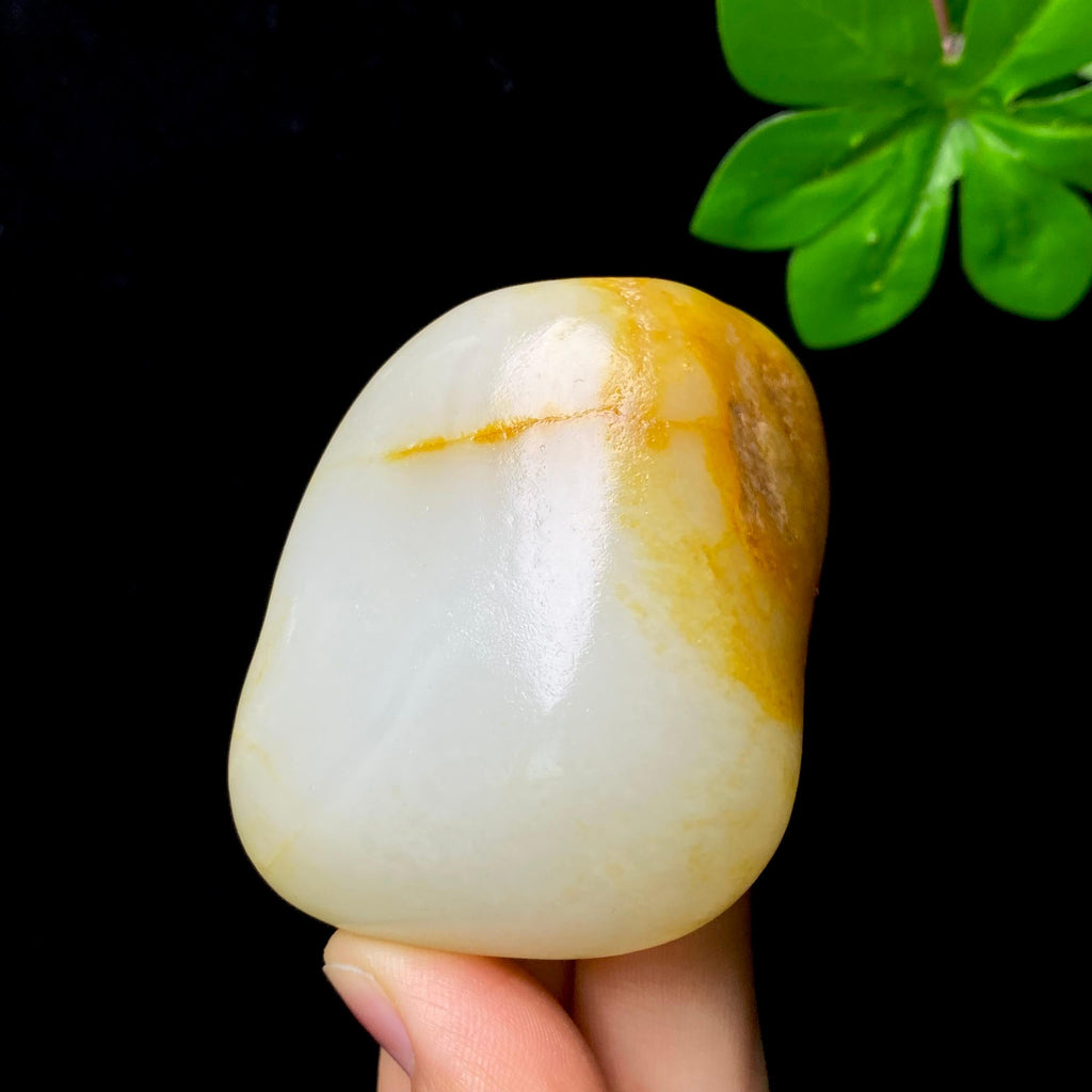 和田玉洒金皮白肉籽料挂件（144.0g）