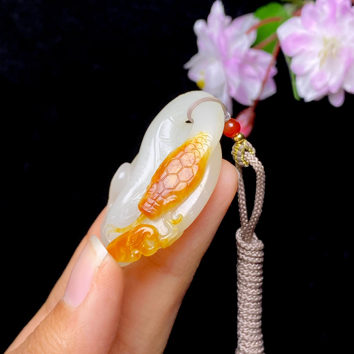 和田玉籽料灵蛇献瑞（16.7g）