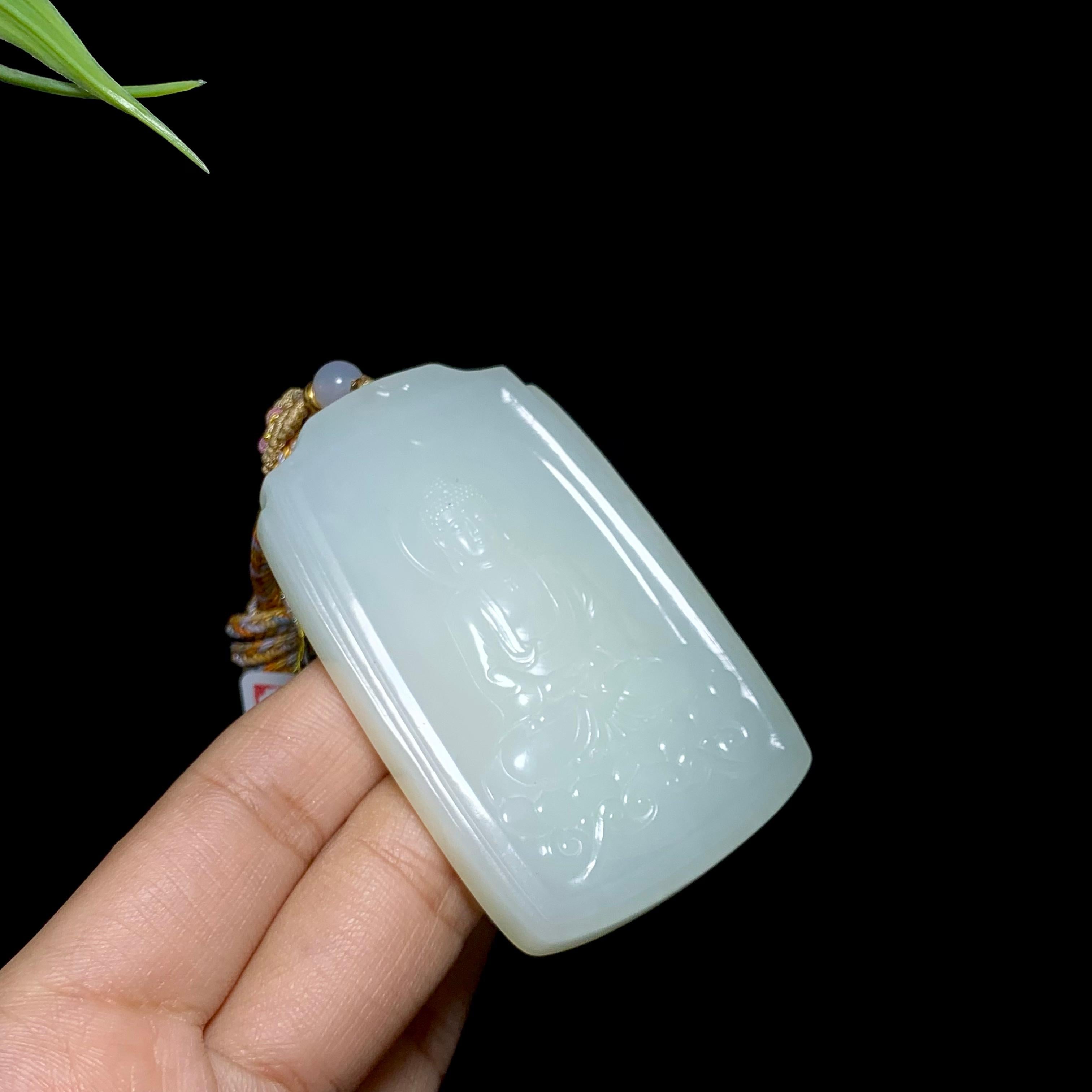 和田山料冰底白玉正装观音（58.2g）