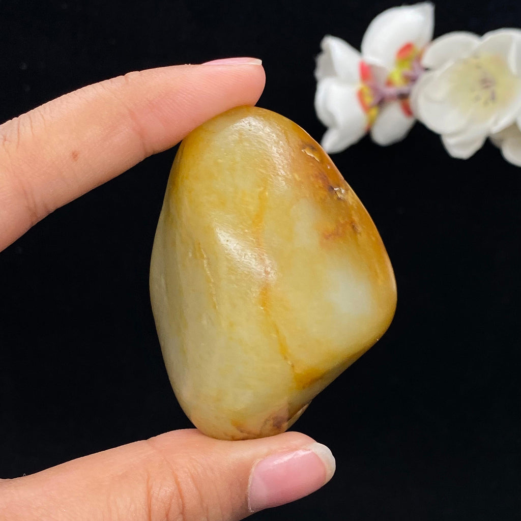 和田玉聚黄皮籽料手把件（102.9g）