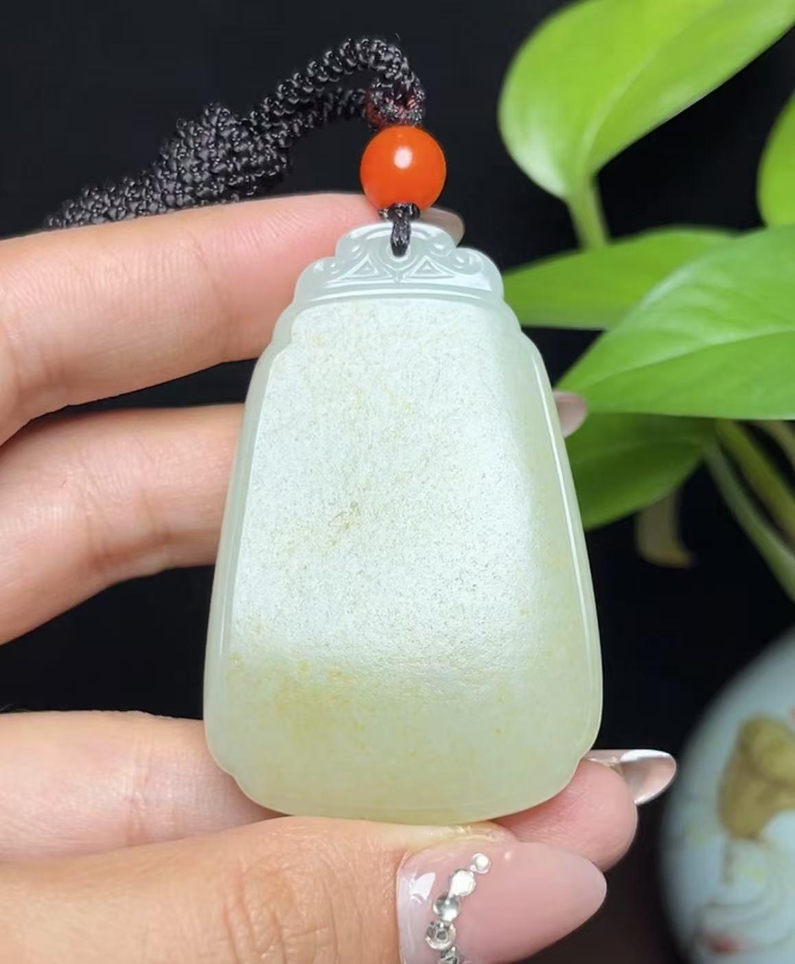 新疆和田玉籽料平安无事牌（54.2g）