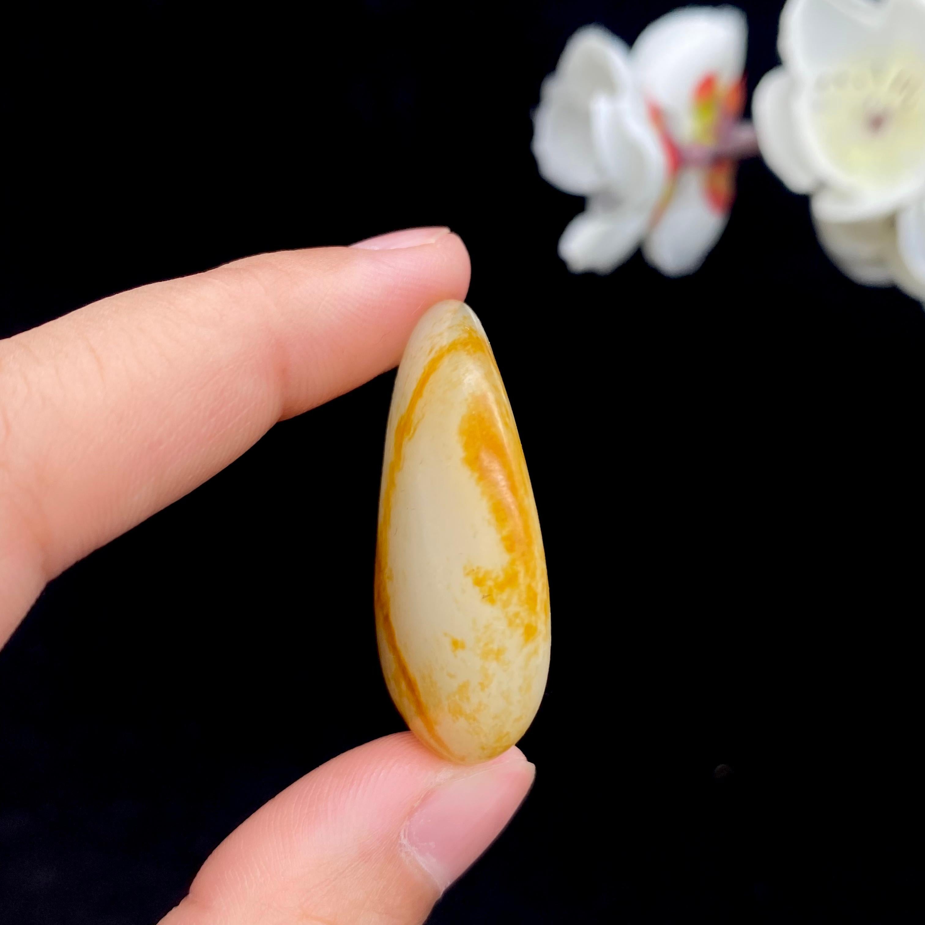 和田玉黄皮籽料原石（14.5g）