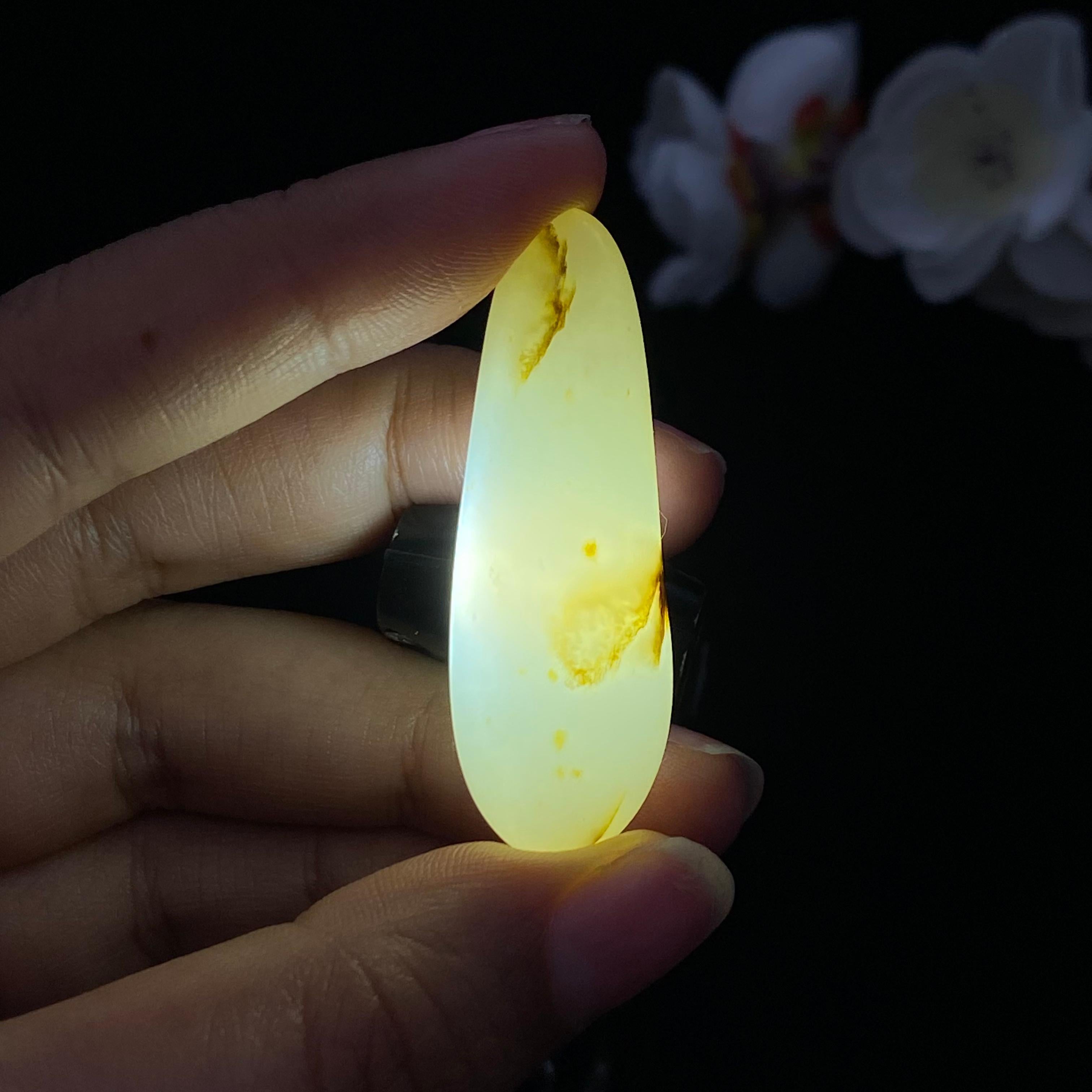 和田玉洒金皮籽料吊坠籽（12.3g）