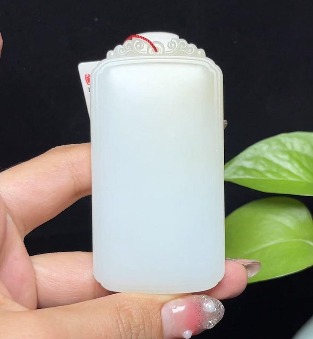 新疆和田玉且末糖羊脂玉平安无事牌（90.2g）