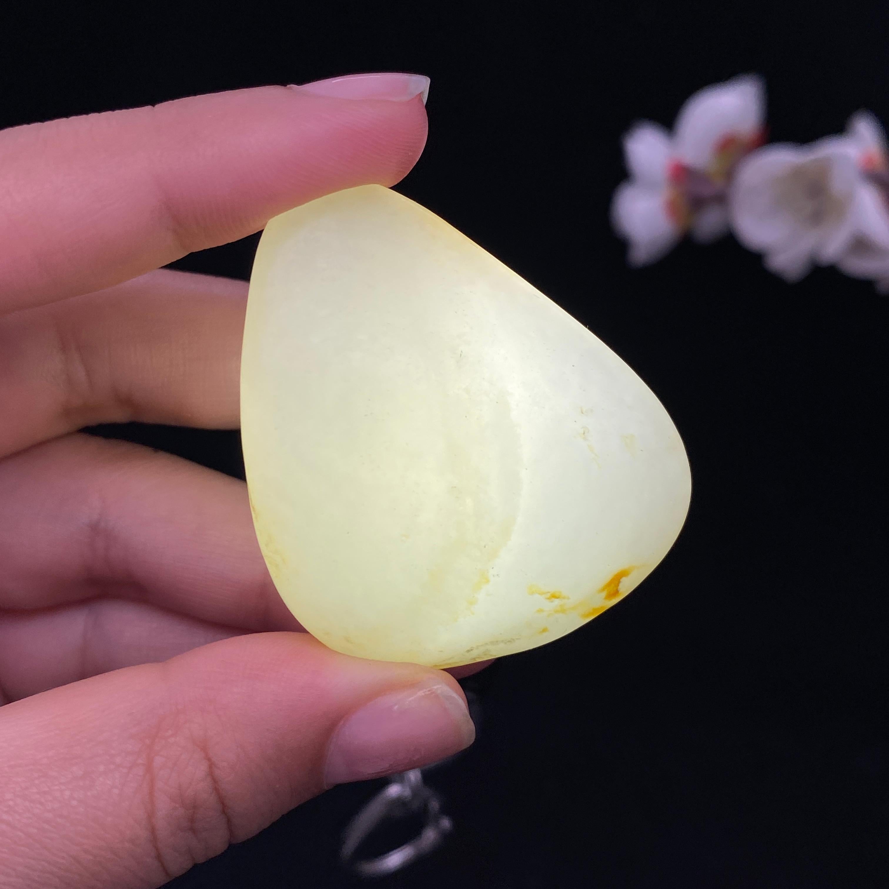和田玉白玉带黄皮籽料（37.2g）