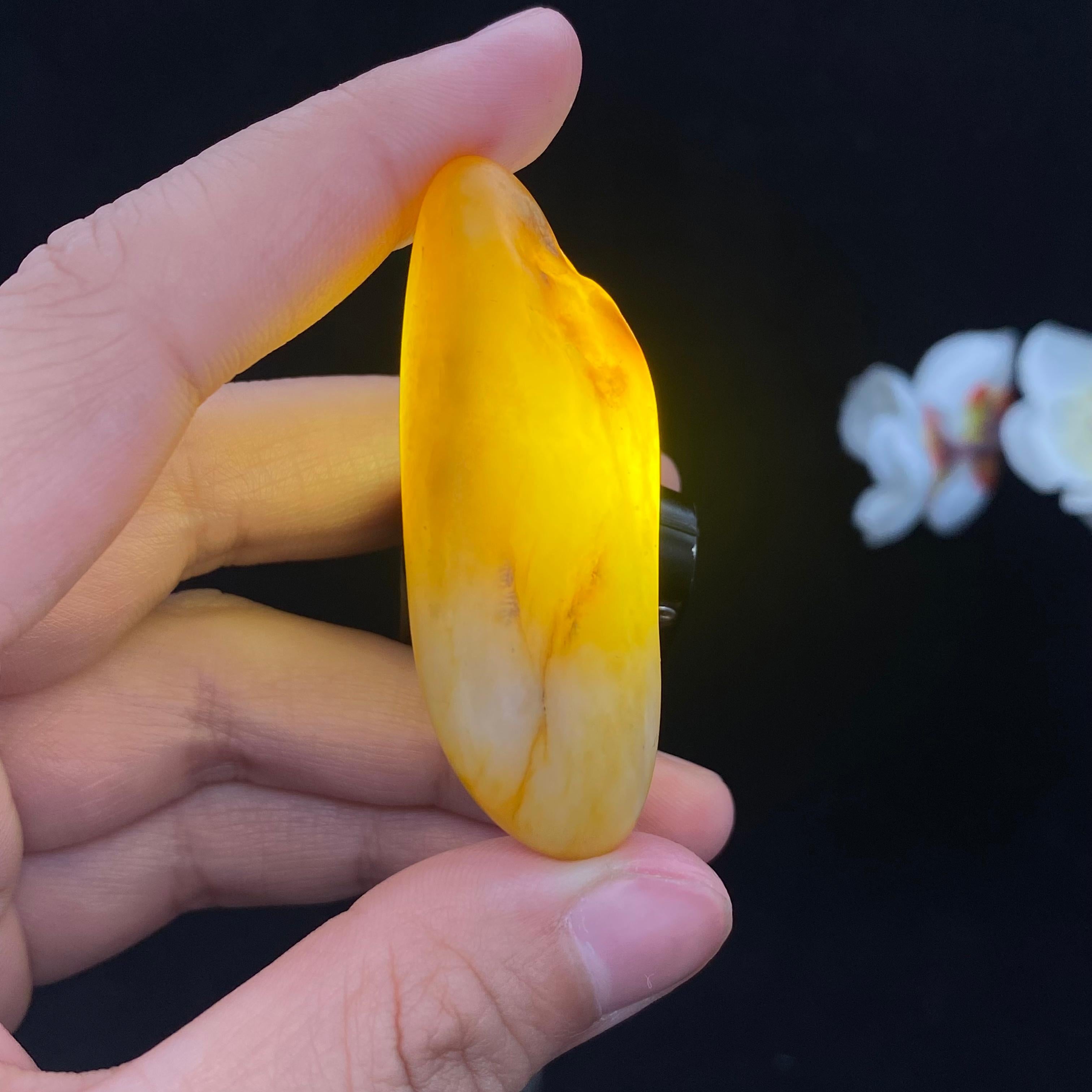 和田玉黄皮籽料原石（20.7g）
