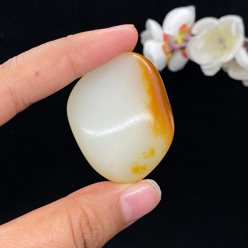 和田玉聚黄皮籽料挂件（45.2g）