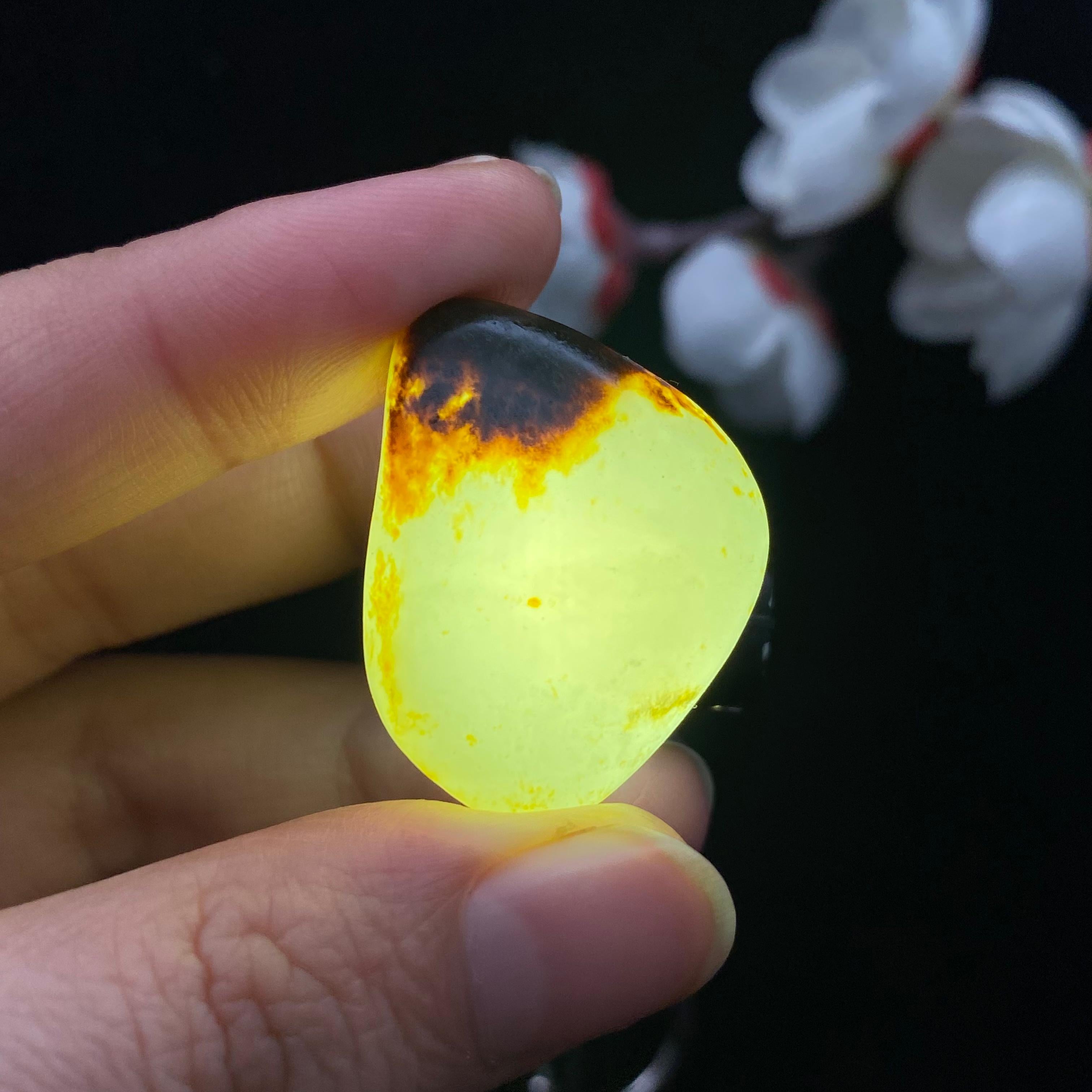 和田玉黑红皮籽料（13g）