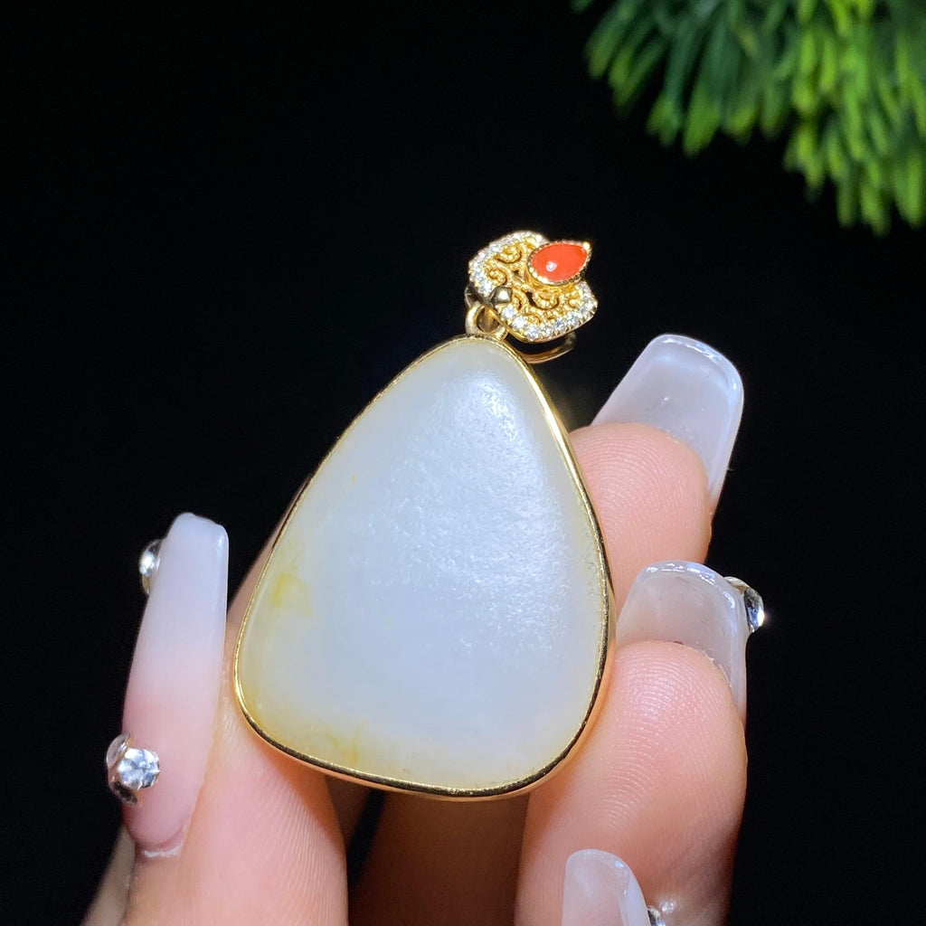 和田玉白玉洒金皮18k镶金籽料原石吊坠（10.8g）