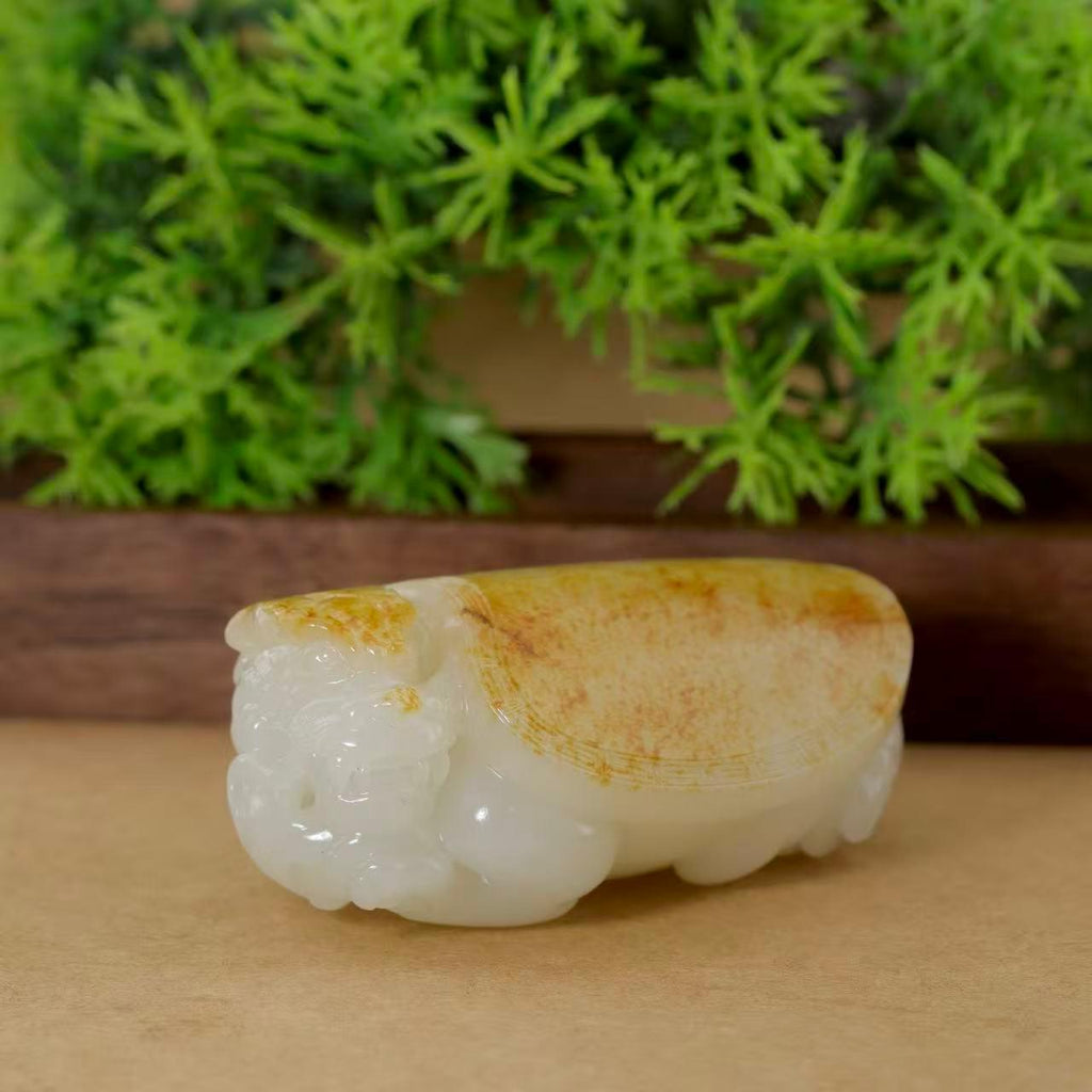 和田玉洒金皮白玉籽料龙龟雕件（123.6g）