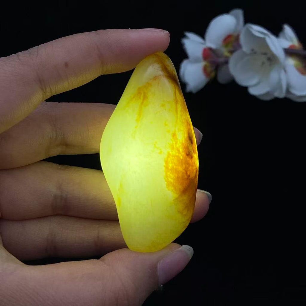 和田玉聚黄皮籽料大挂件（53.6g）
