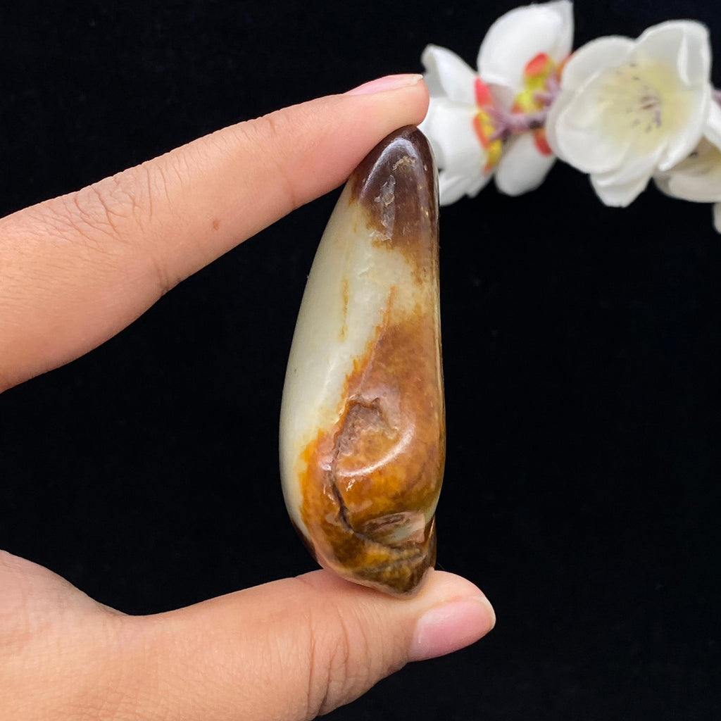 和田玉聚黄皮籽料手把件（115.3g）
