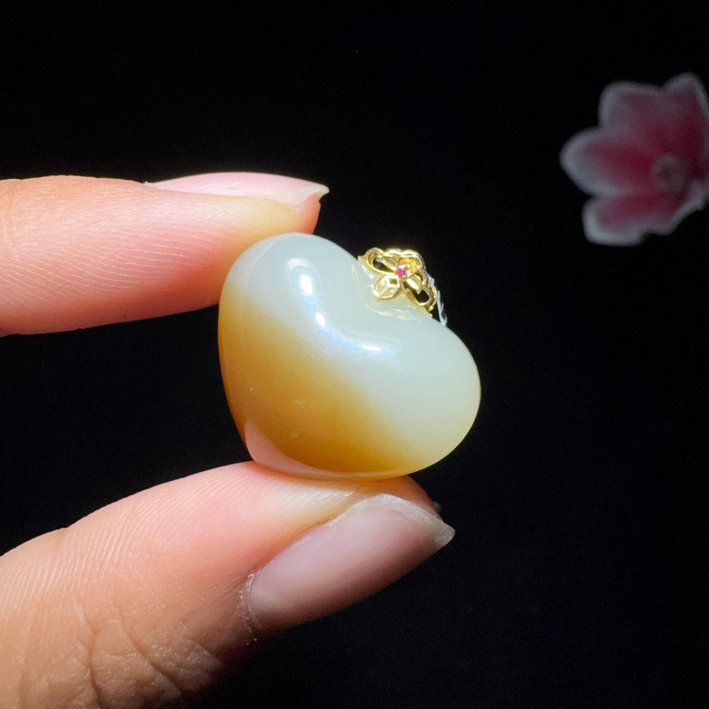 和田玉糖白爱心吊坠（5.2g）